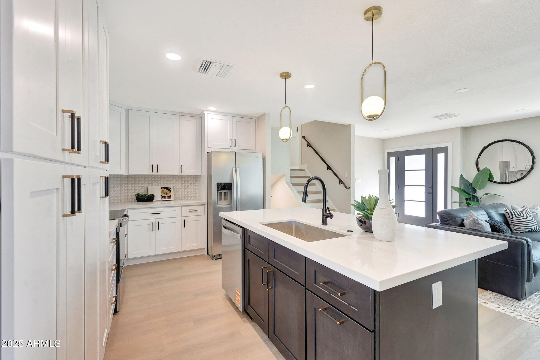 3116 W GELDING Drive