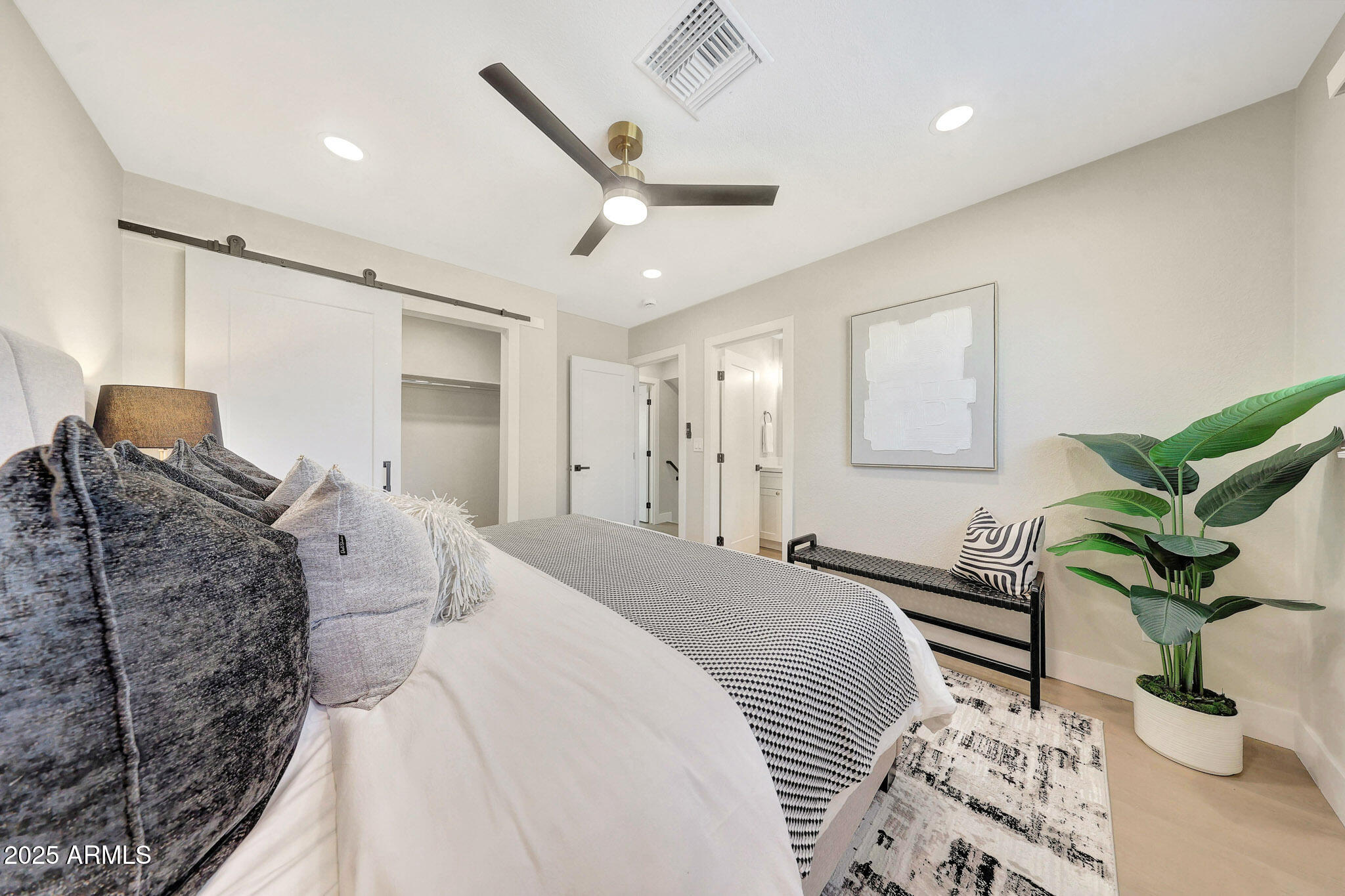 3116 W GELDING Drive