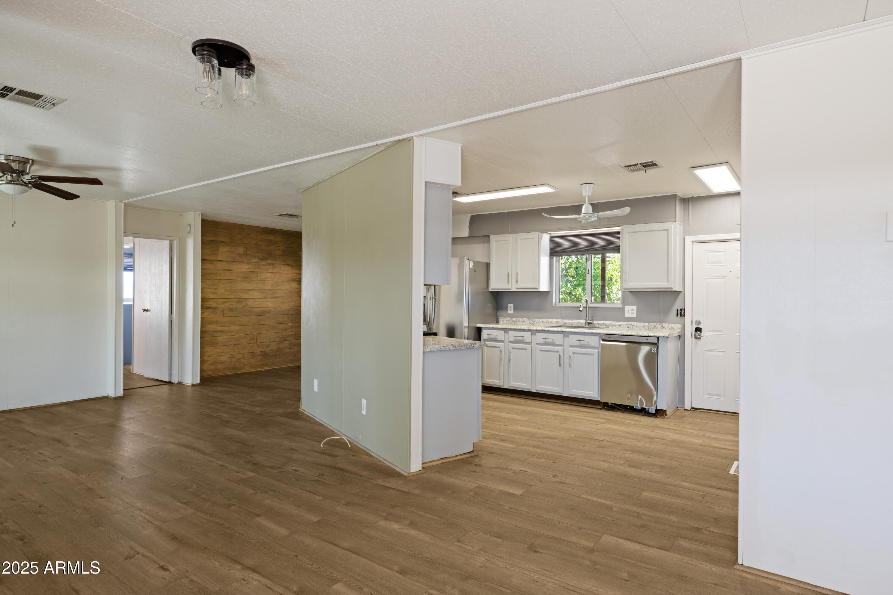 25424 S MONTANA Avenue, Sun Lakes