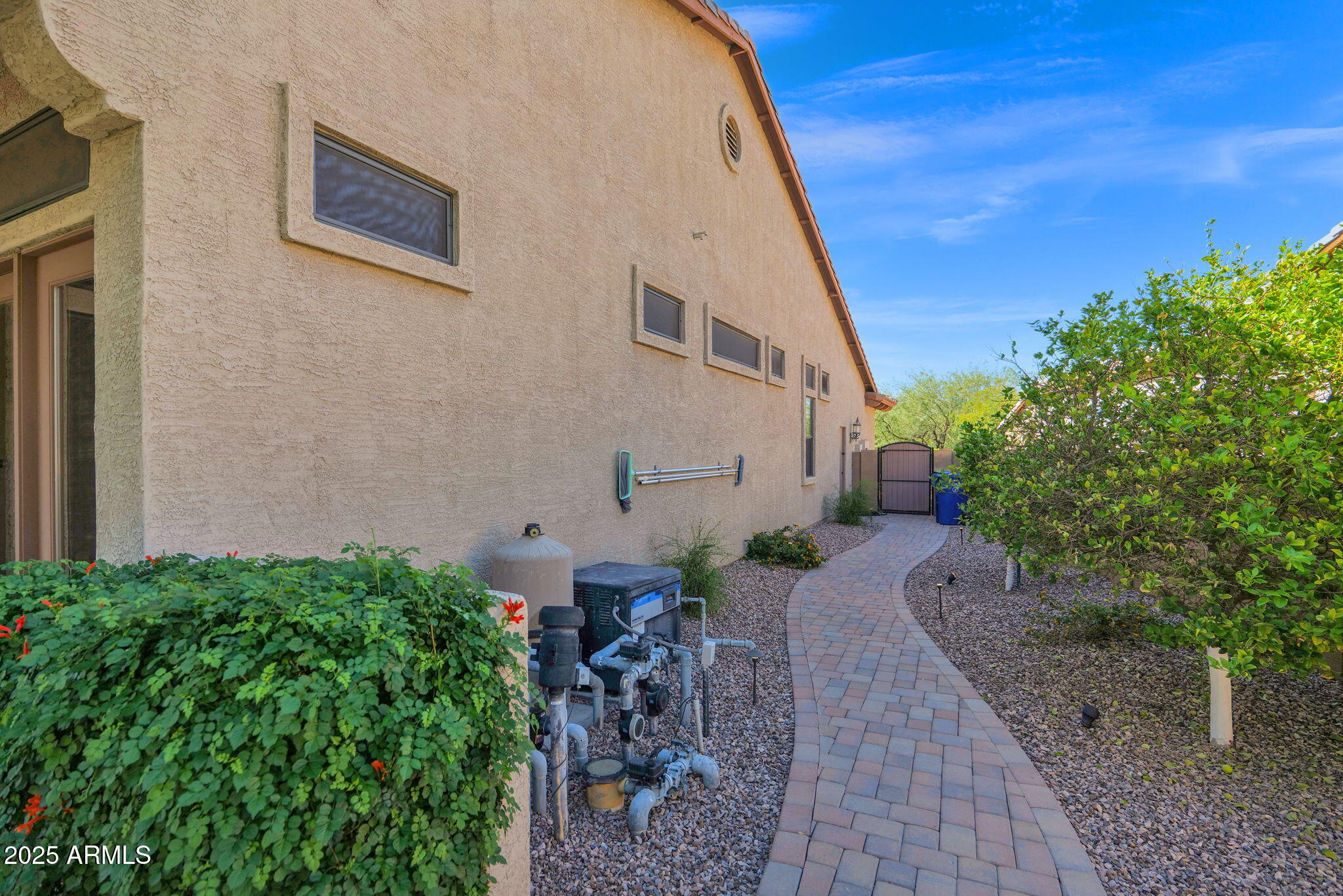 4207 N ARBOLES Circle