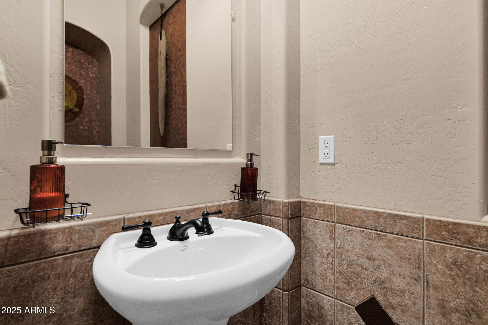 4207 N ARBOLES Circle