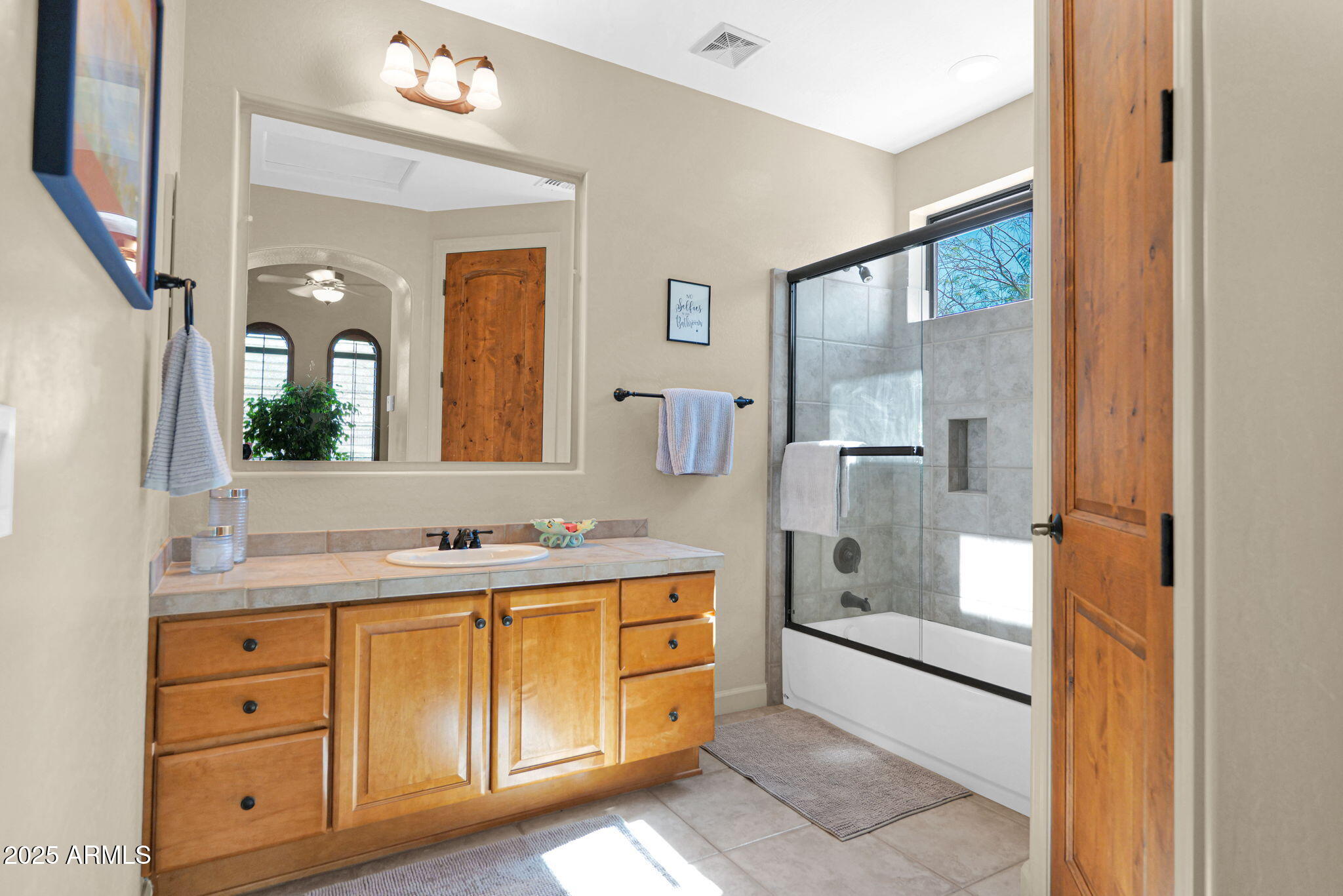 4207 N ARBOLES Circle