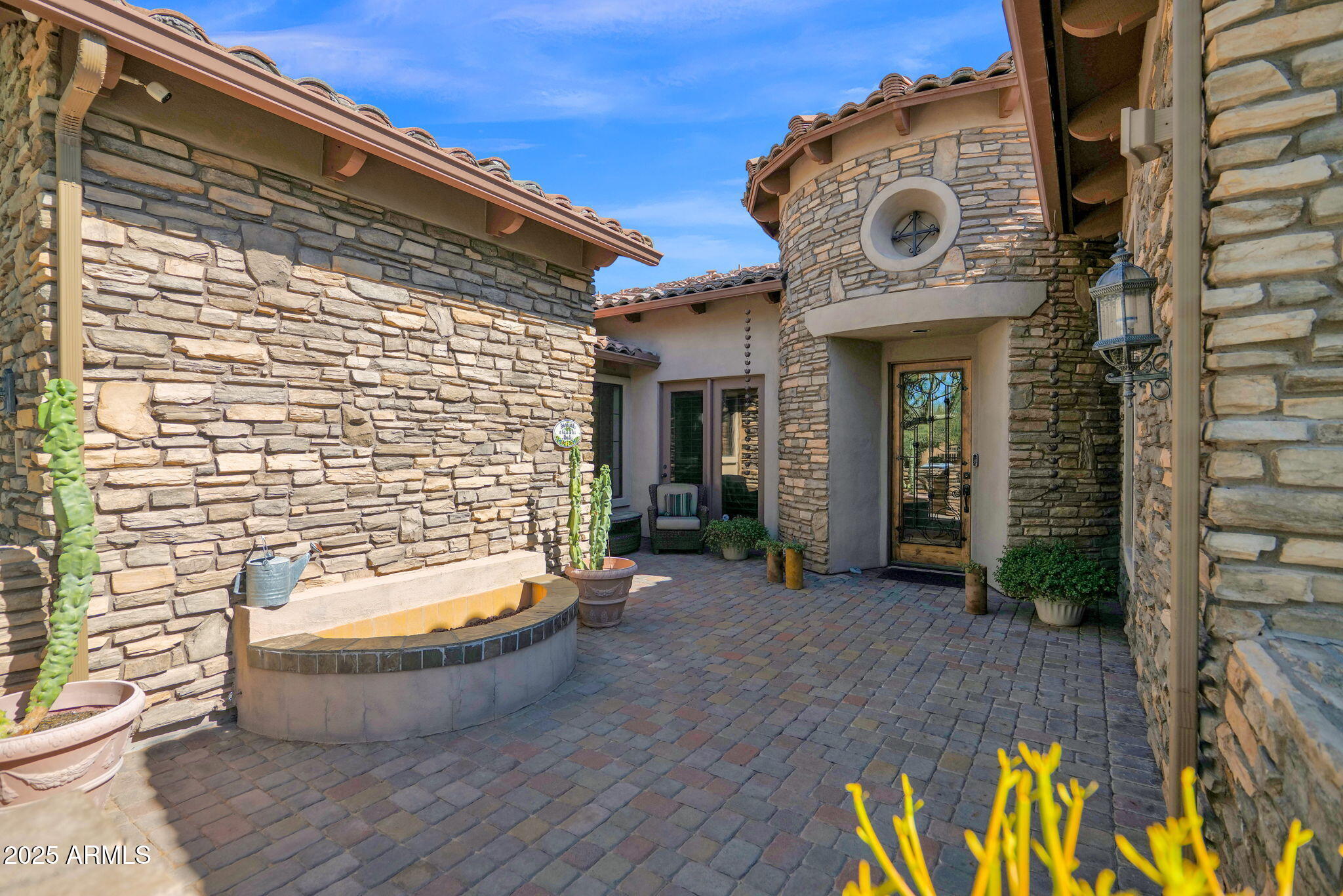 4207 N ARBOLES Circle