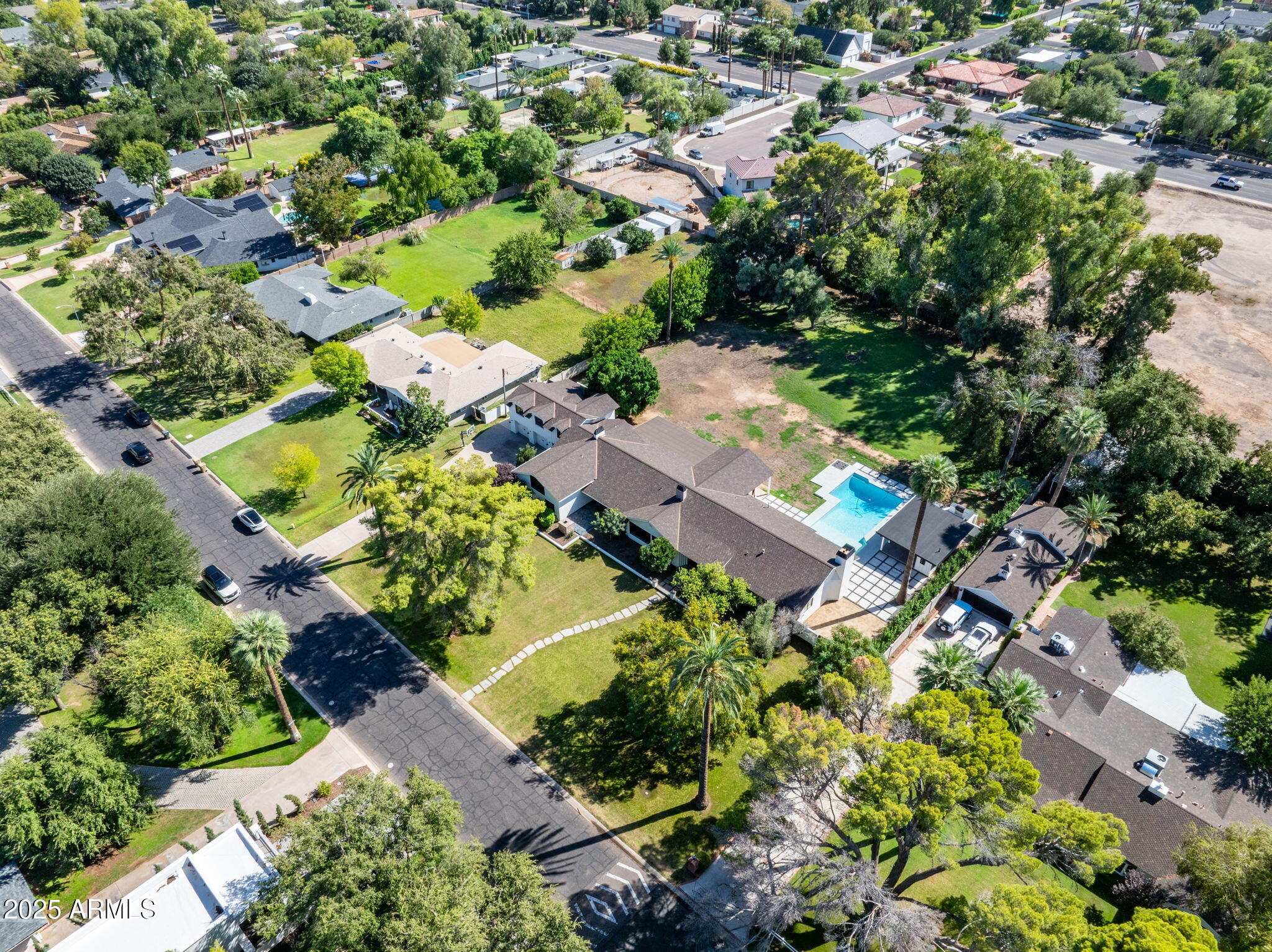 525 W Berridge Lane, Phoenix