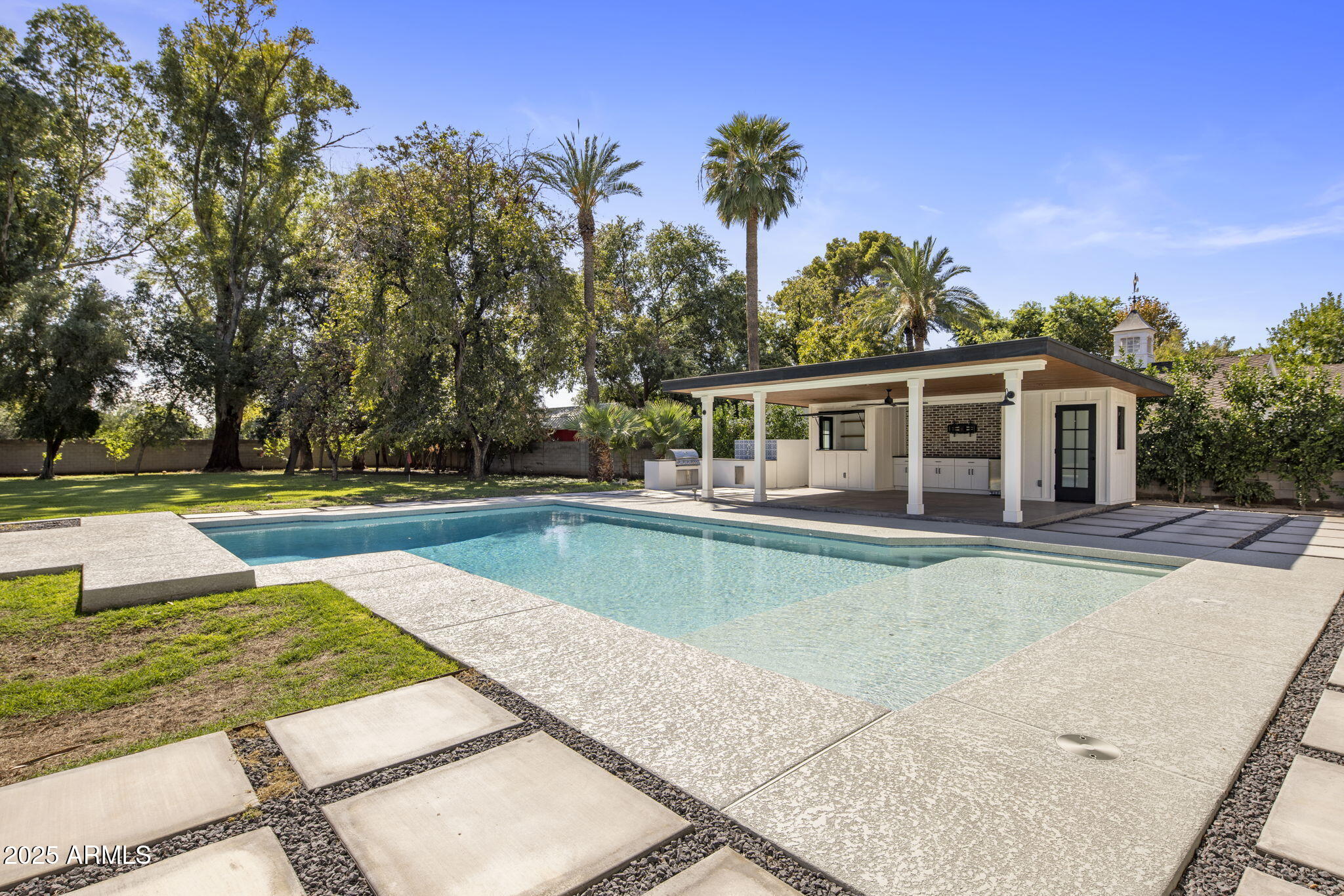 525 W Berridge Lane, Phoenix