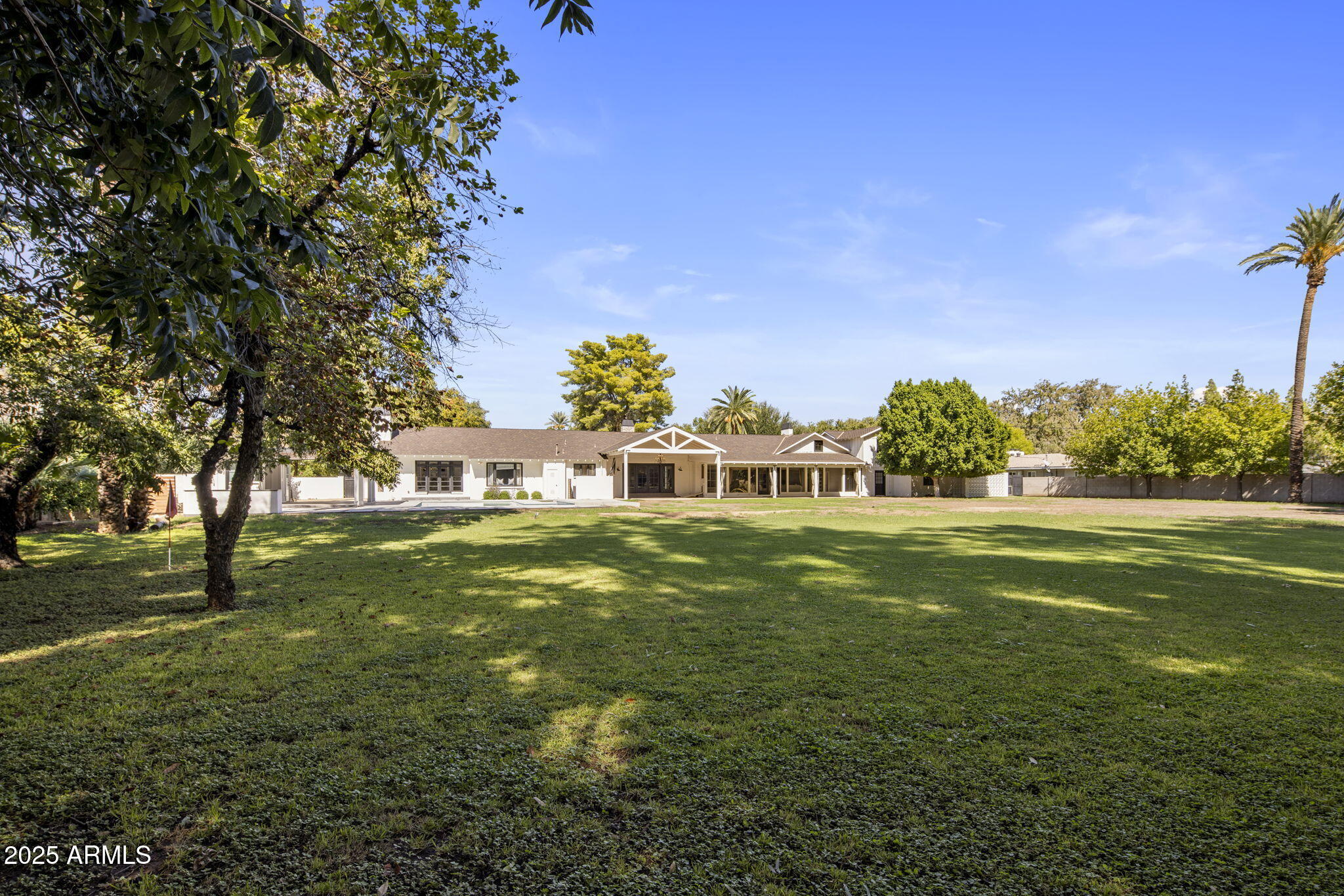 525 W Berridge Lane, Phoenix