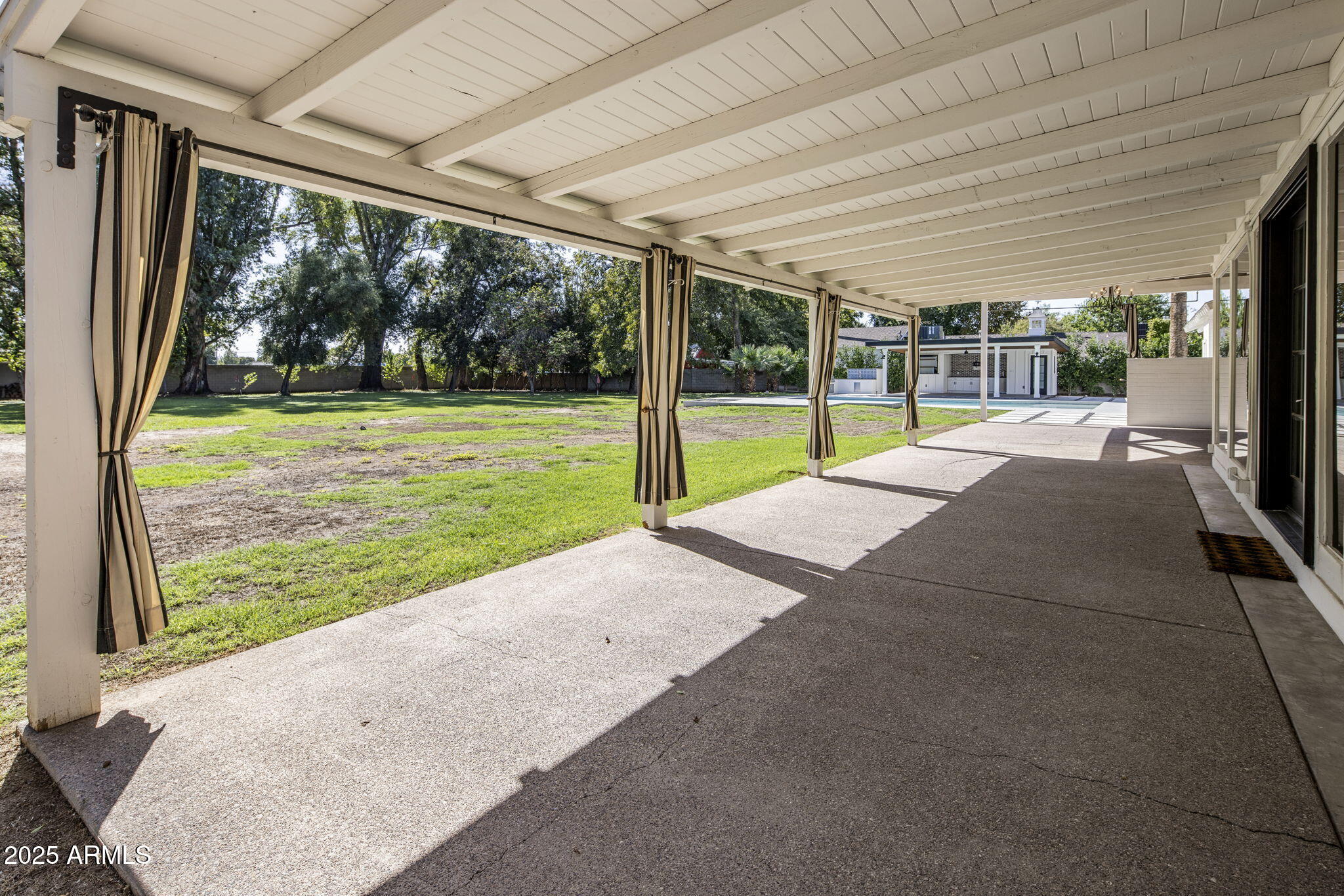 525 W Berridge Lane, Phoenix