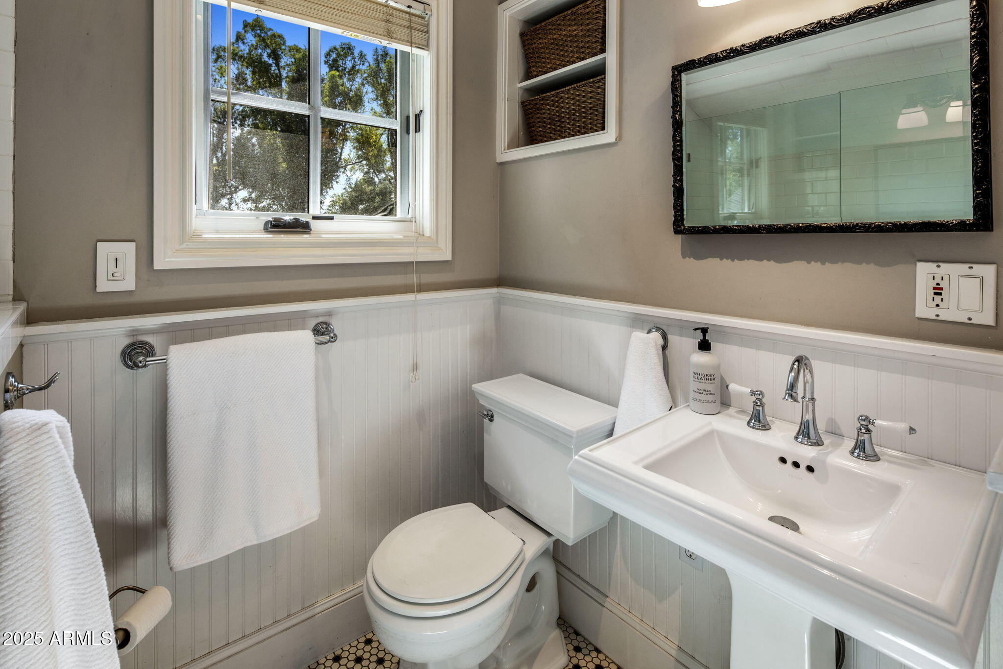 525 W Berridge Lane, Phoenix