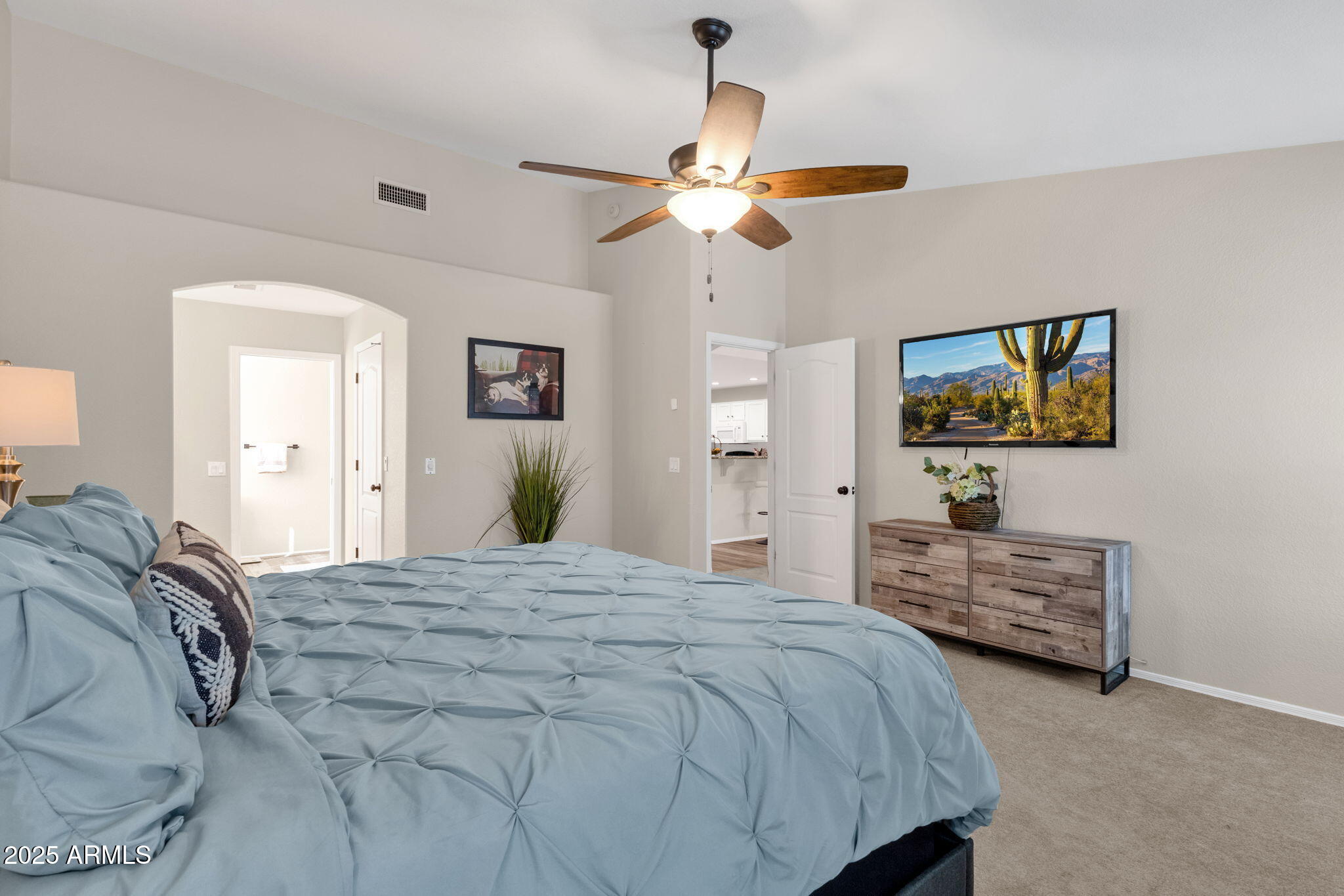 6361 W GROVERS Avenue, Glendale