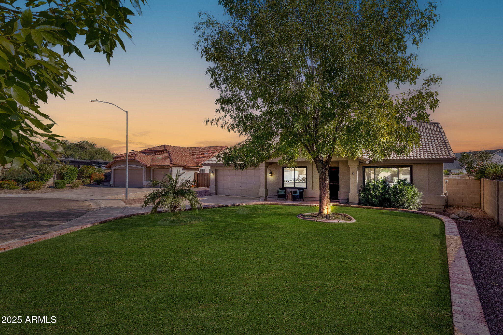 6361 W GROVERS Avenue, Glendale