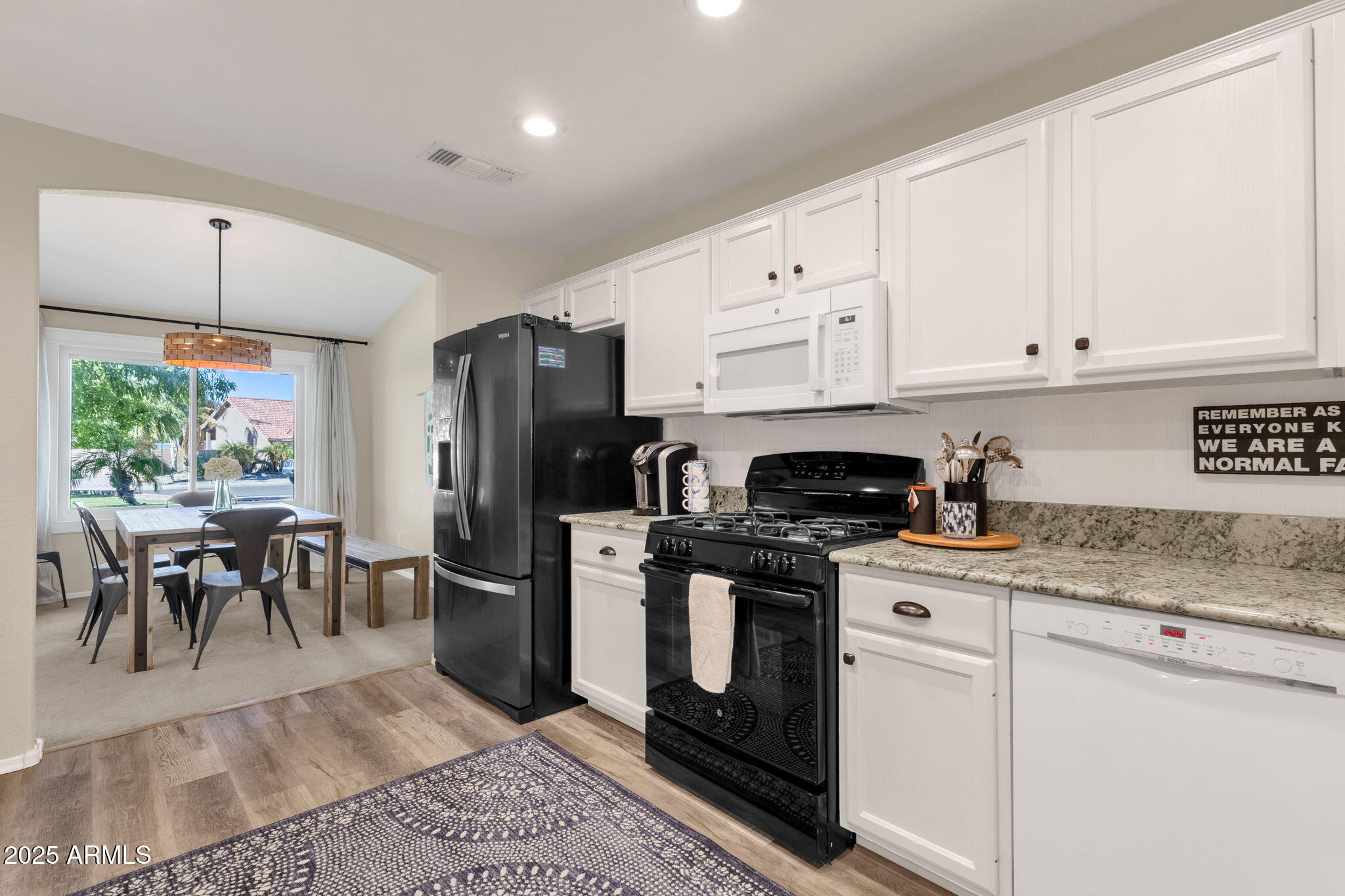 6361 W GROVERS Avenue, Glendale