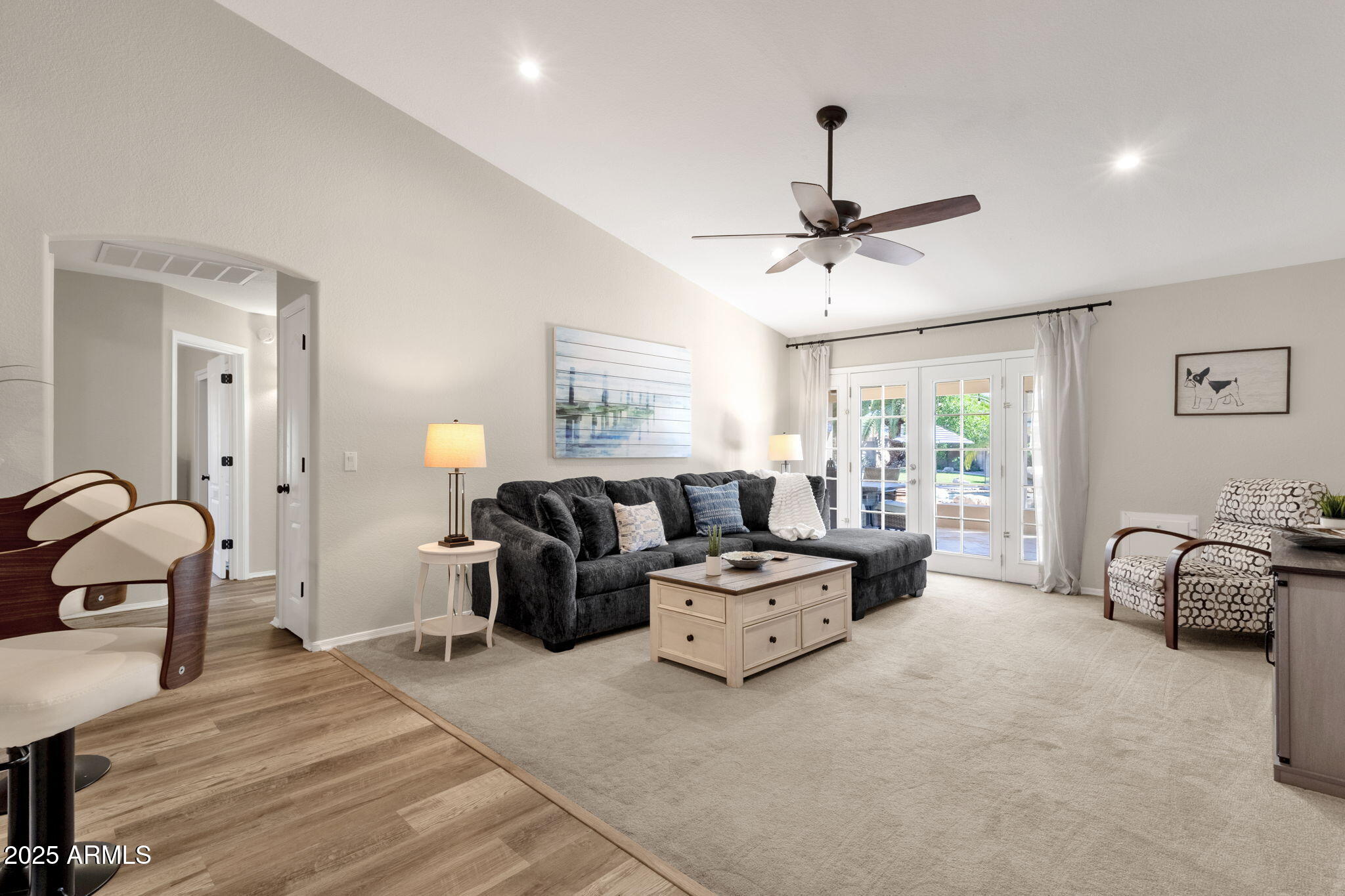 6361 W GROVERS Avenue, Glendale