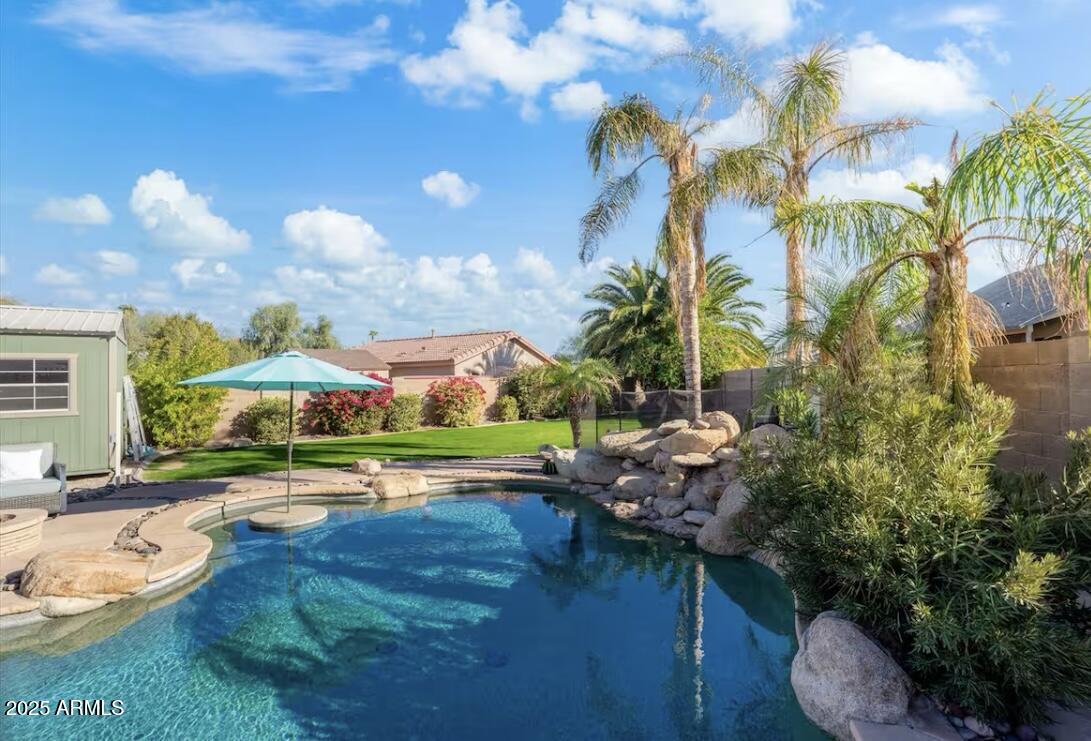 6361 W GROVERS Avenue, Glendale