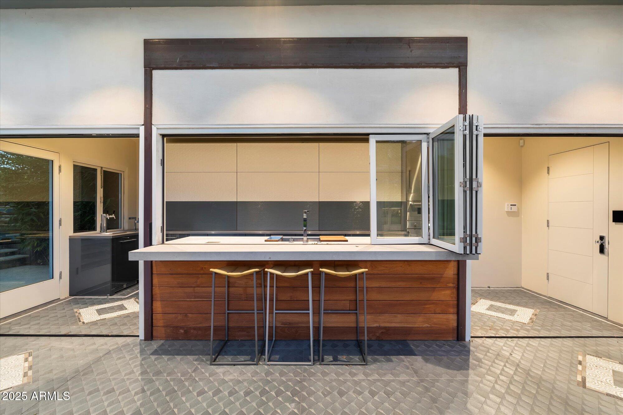 341 E MONTE VISTA Road, Phoenix