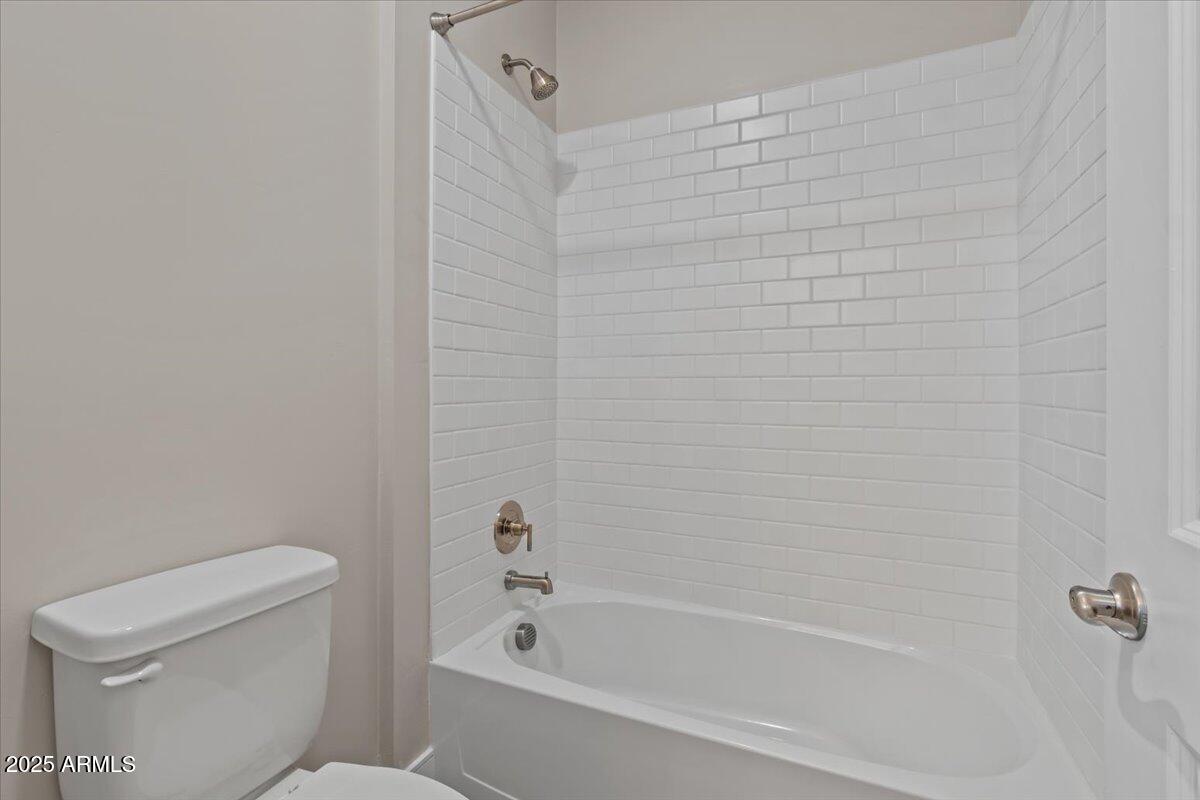 2431 W LOS ARBOLES Place, Chandler