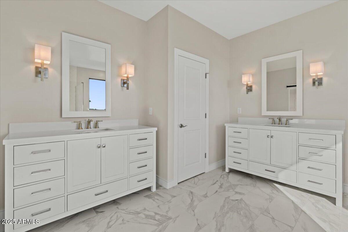 2431 W LOS ARBOLES Place, Chandler