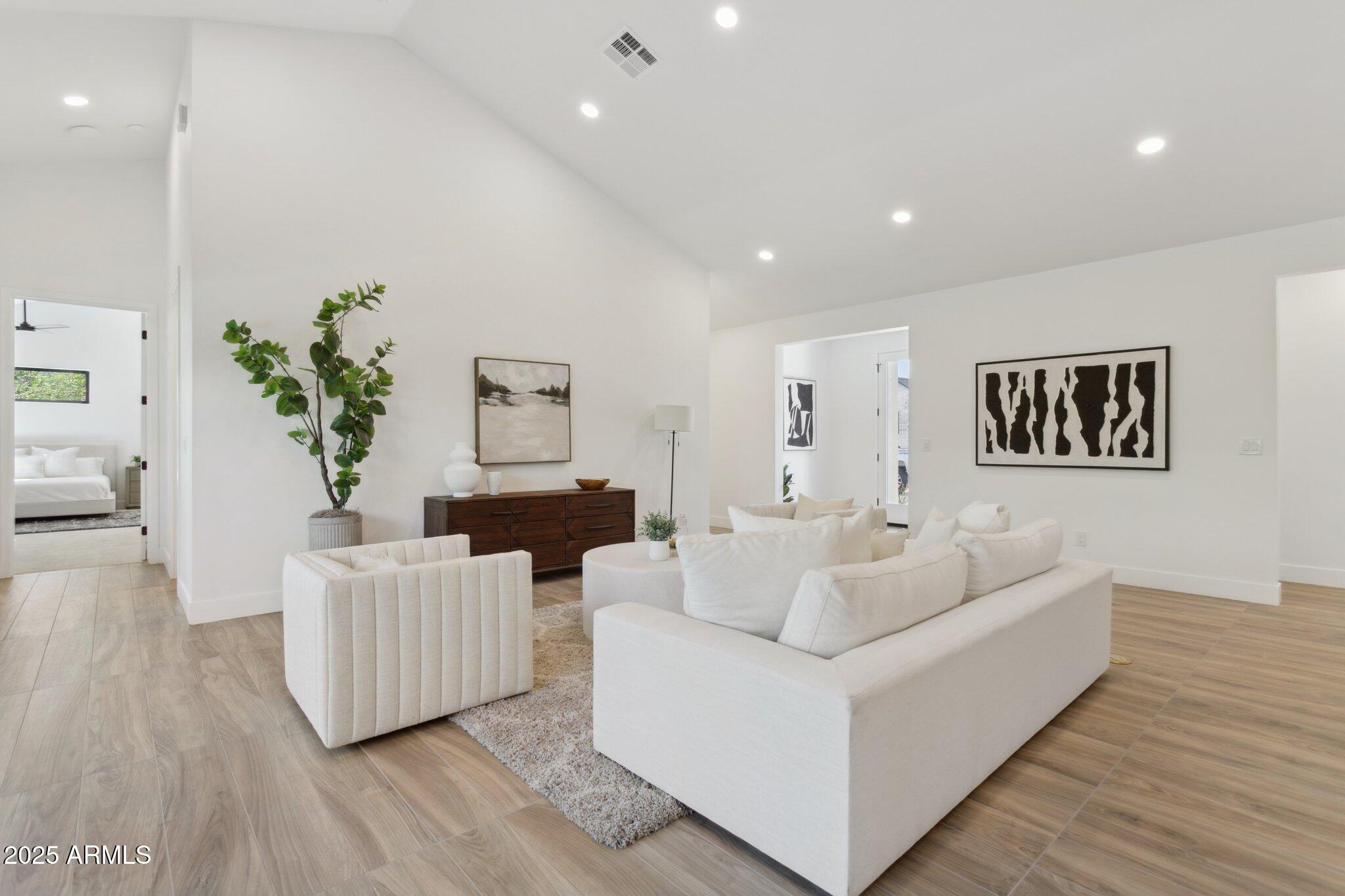 6329 N 10TH Drive, Phoenix