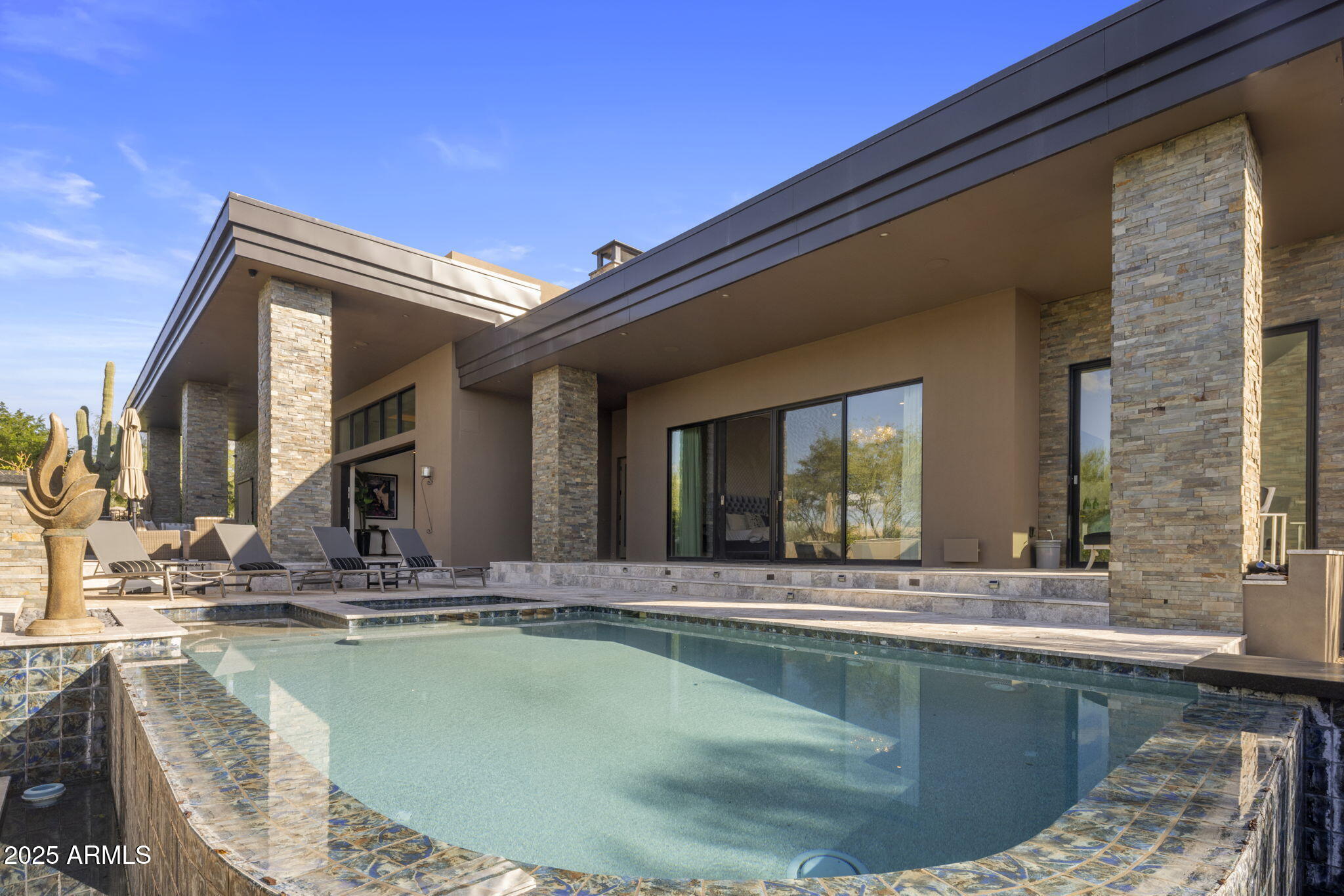 10284 E RUNNING DEER Trail