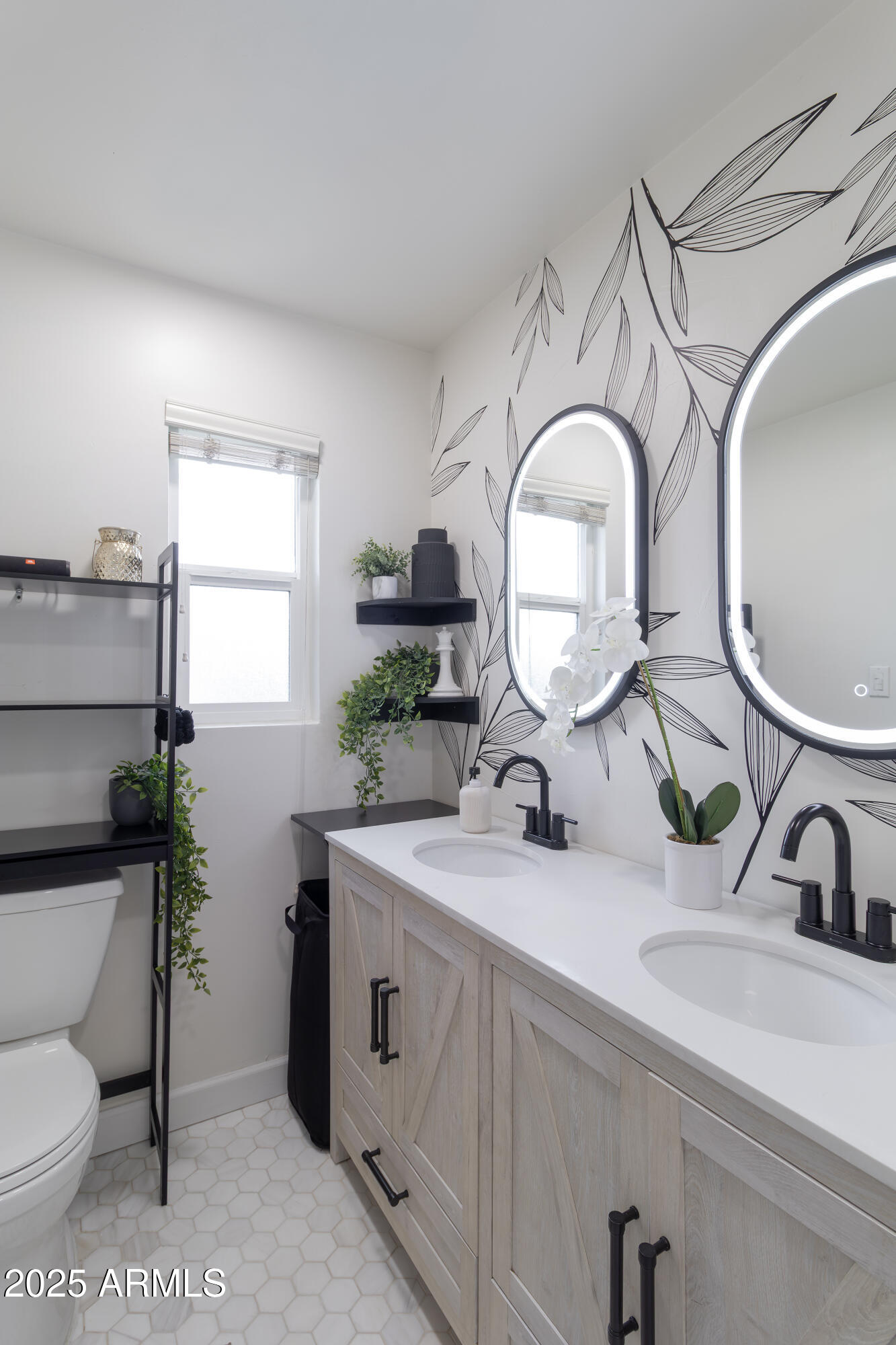 1903 E PALO VERDE Drive, Phoenix