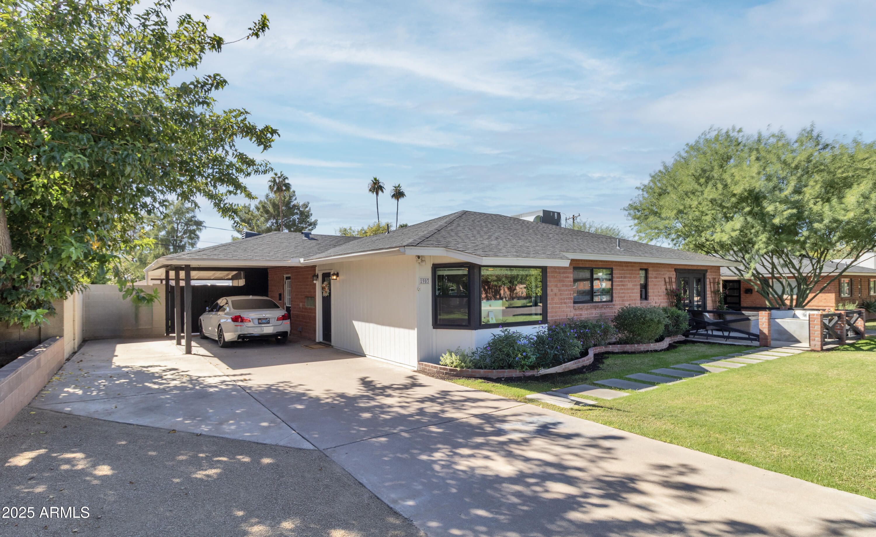 1903 E PALO VERDE Drive, Phoenix