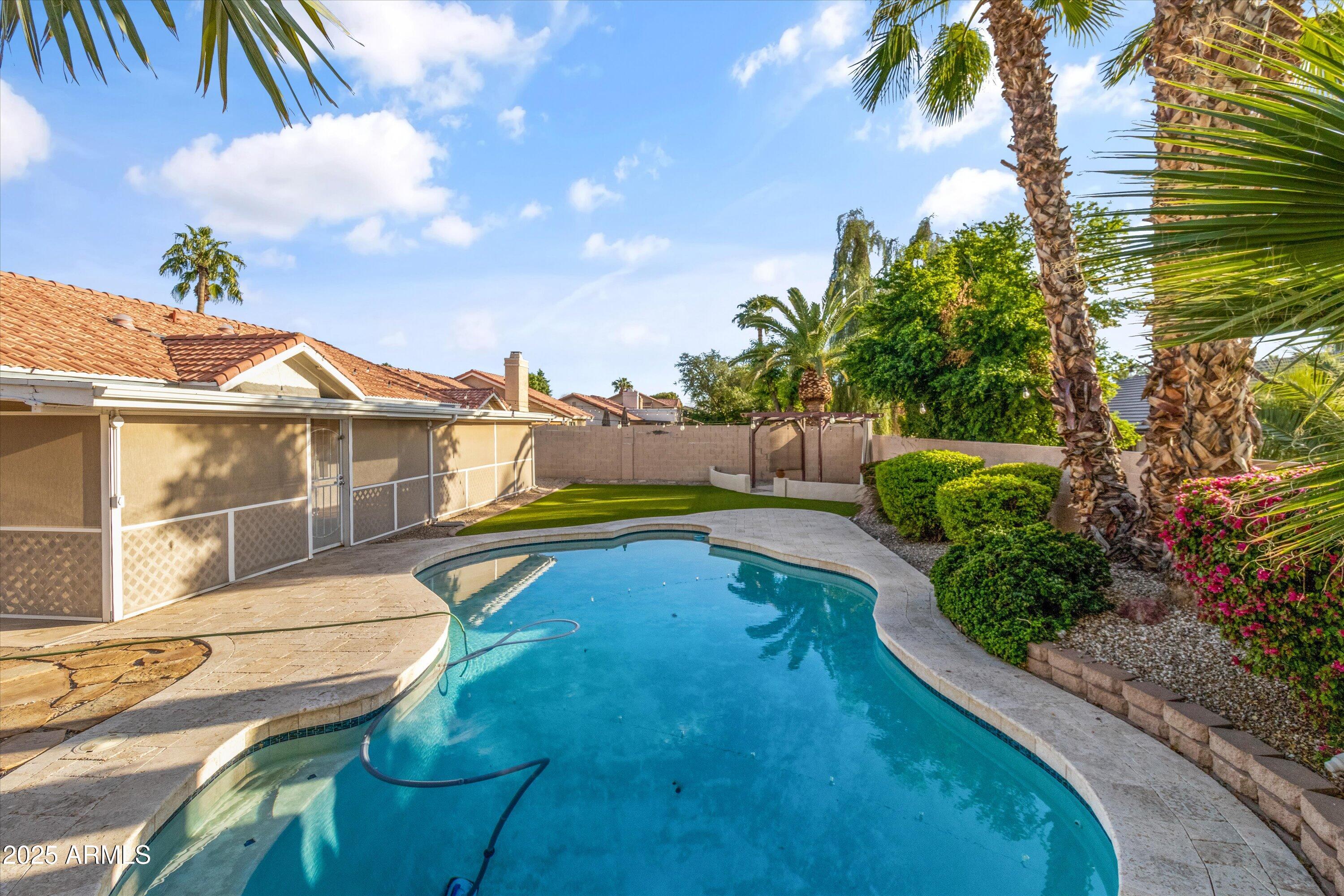 600 S VELERO Street, Chandler