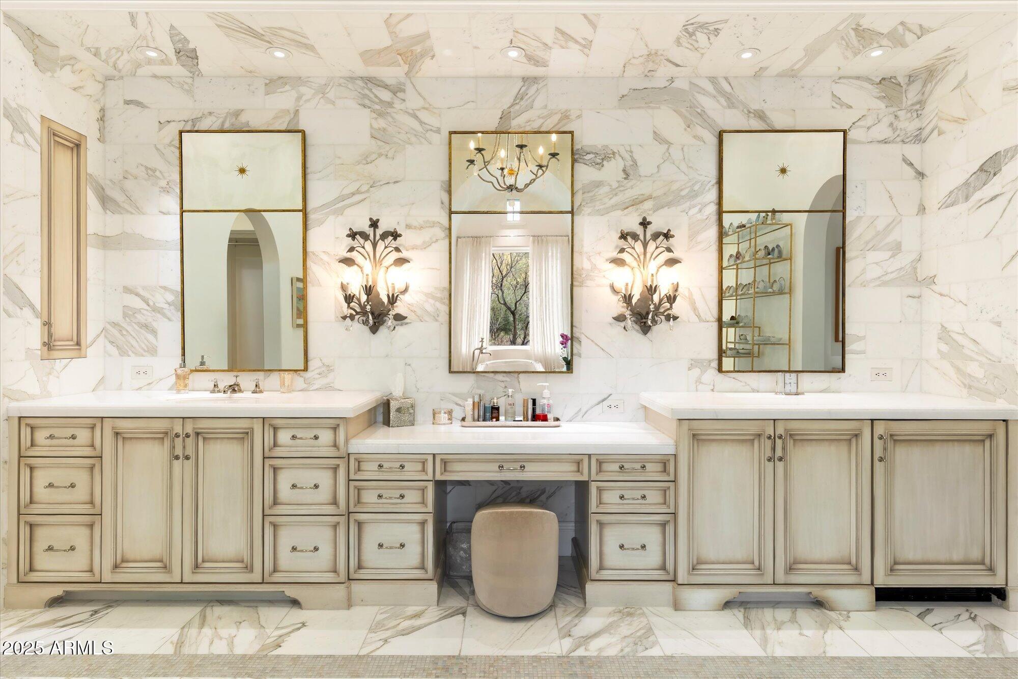 10244 E HUALAPAI Drive