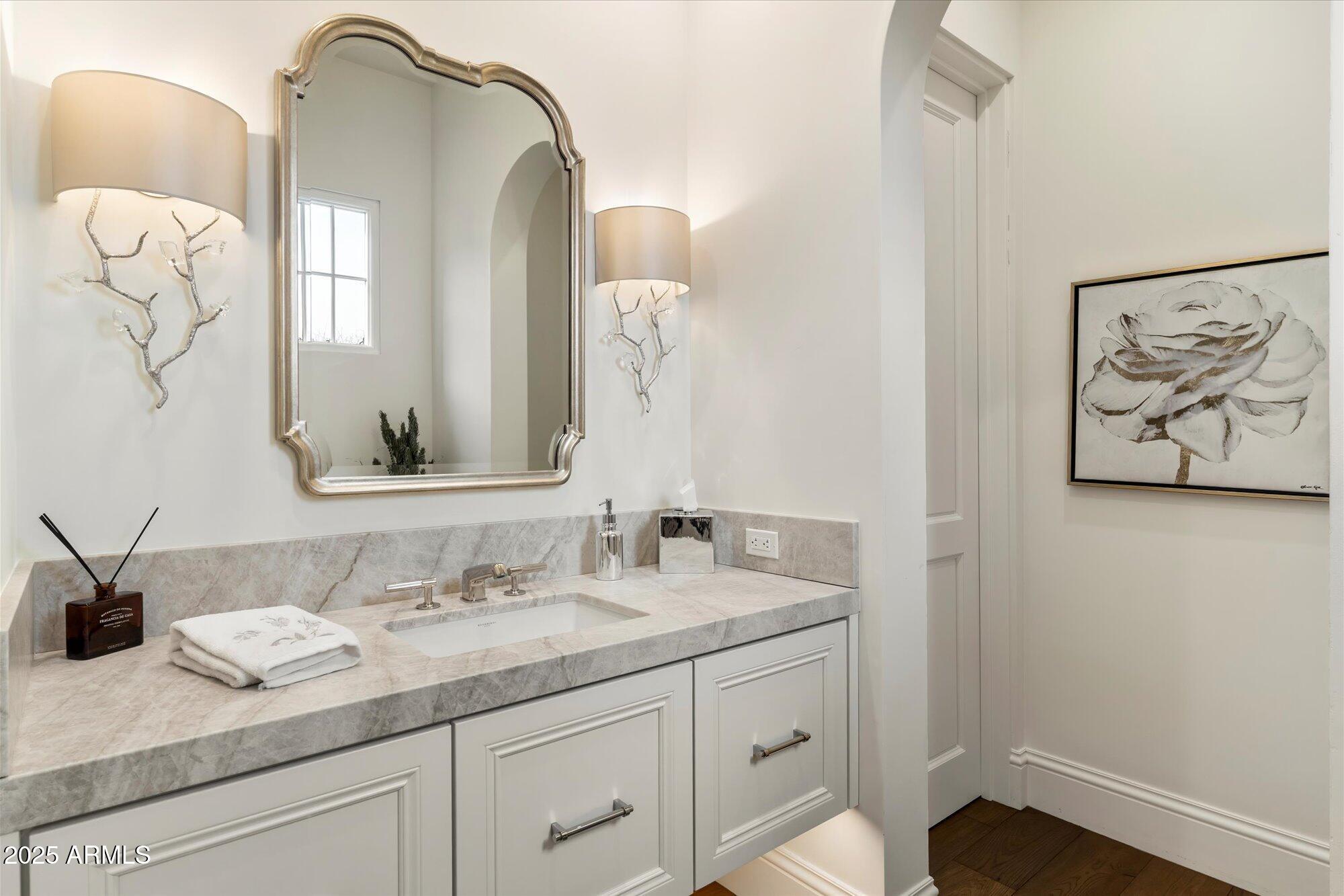 10244 E HUALAPAI Drive