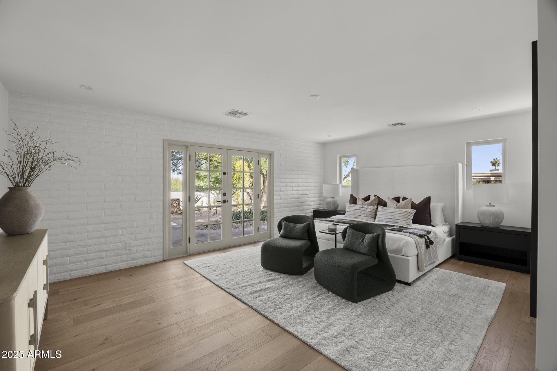 4646 E SHADOW ROCK Road