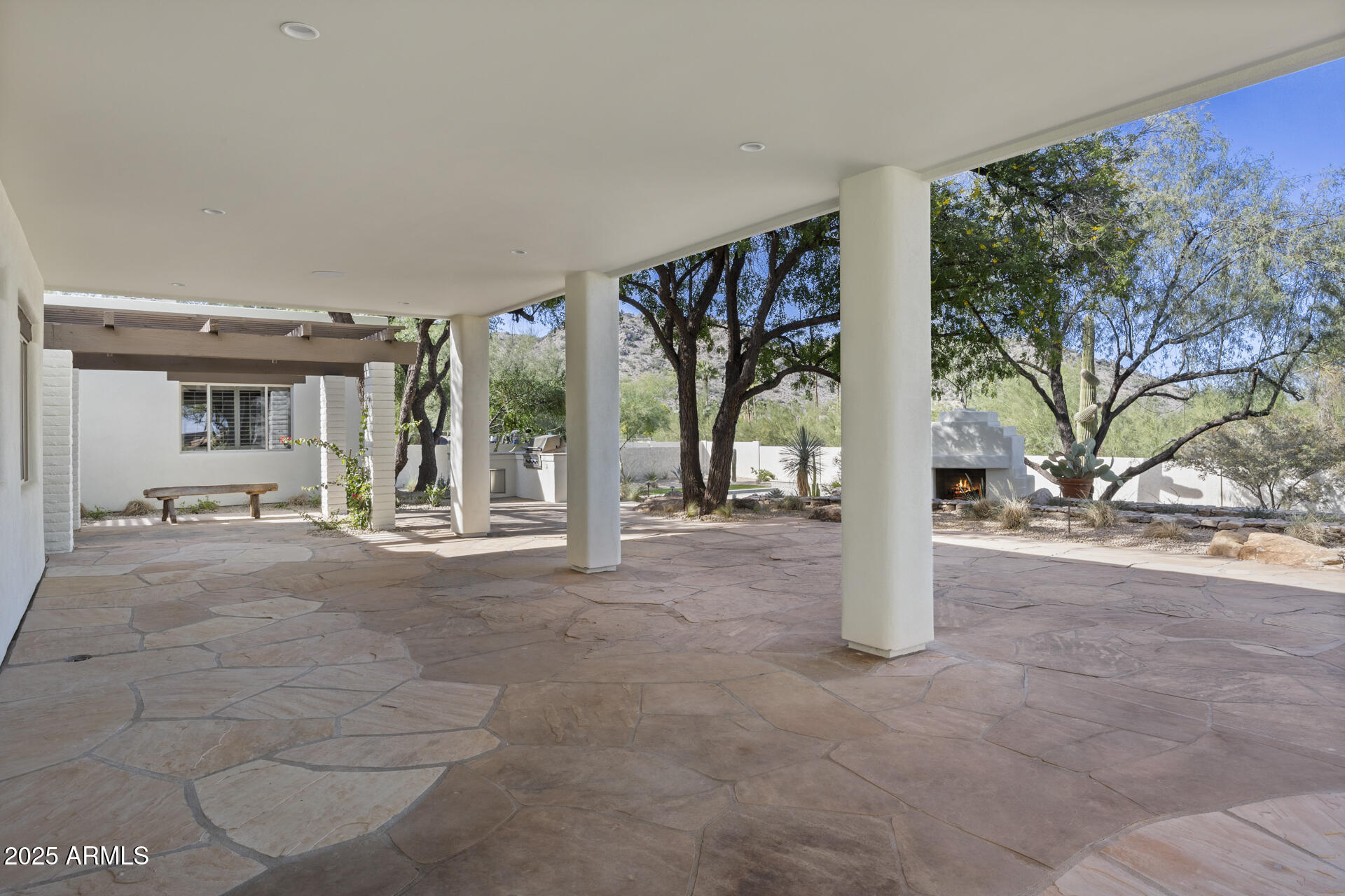 4646 E SHADOW ROCK Road