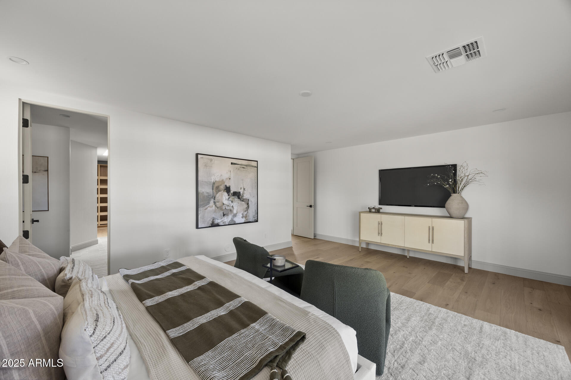 4646 E SHADOW ROCK Road