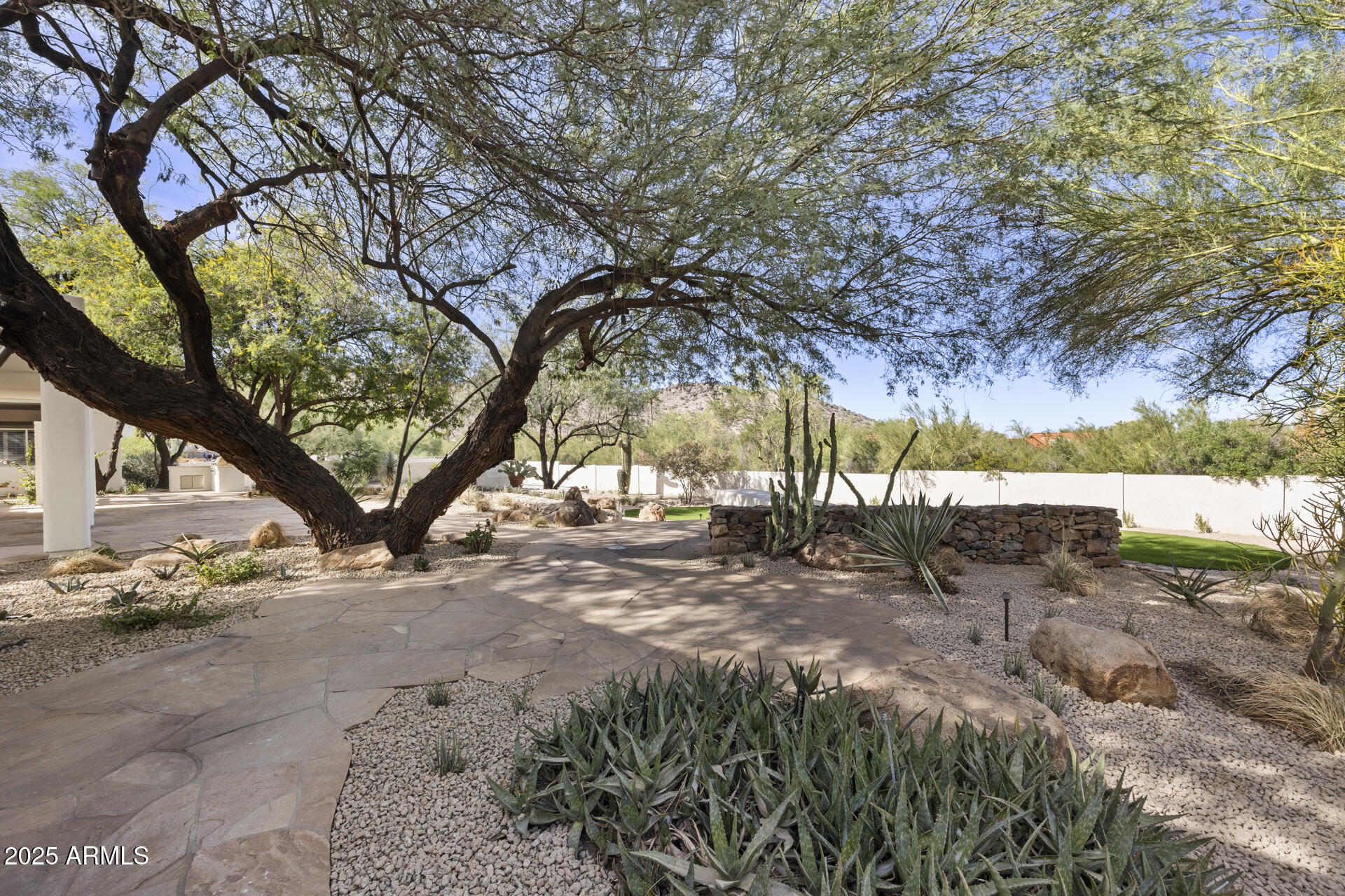 4646 E SHADOW ROCK Road