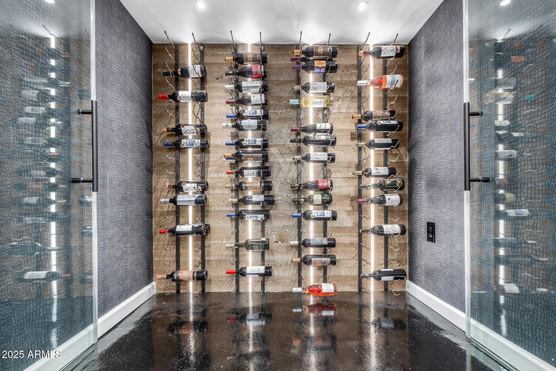 3800 E LINCOLN Drive, 23