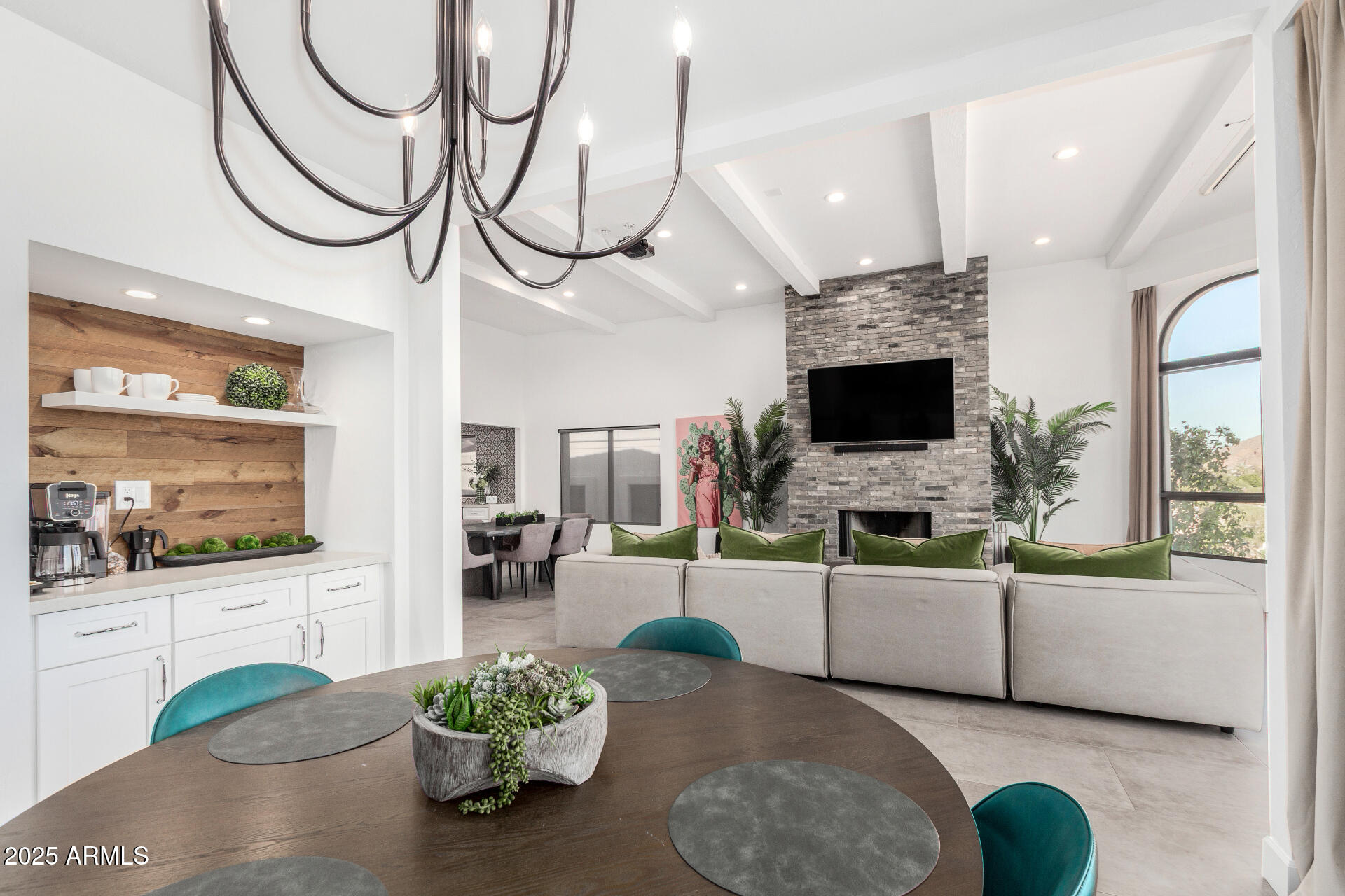 3800 E LINCOLN Drive, 23