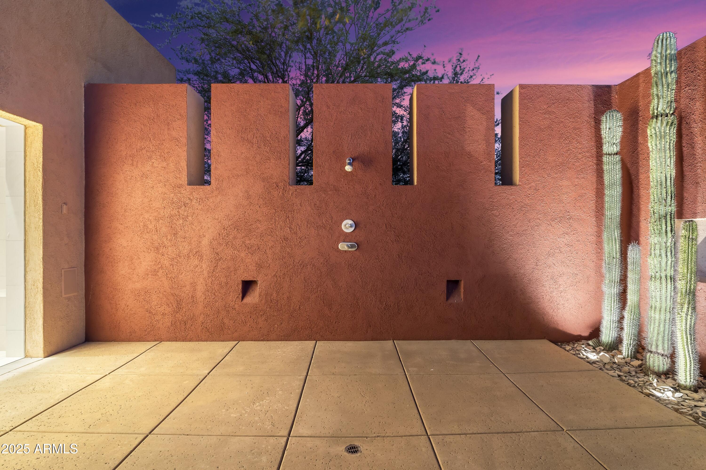 9191 E HAPPY HOLLOW Drive