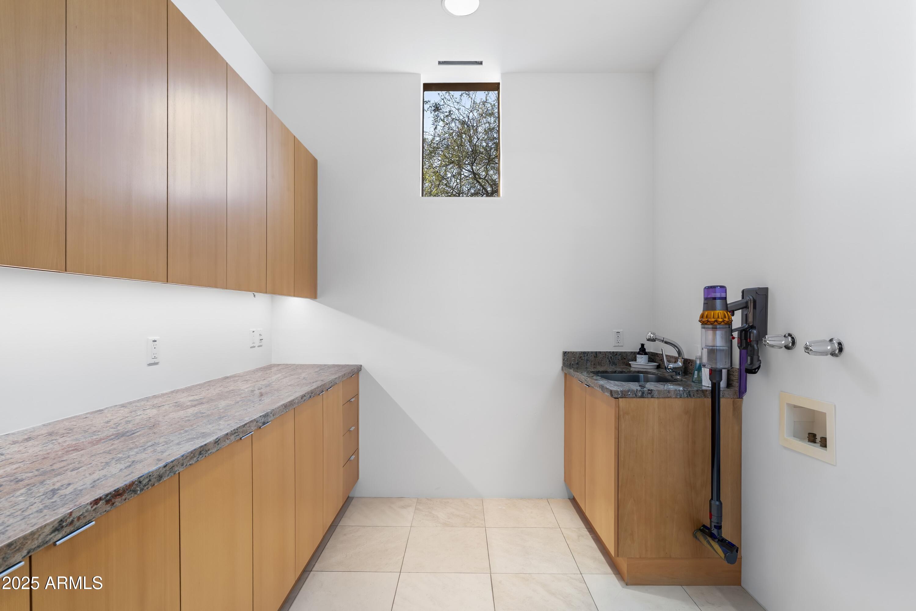 9191 E HAPPY HOLLOW Drive