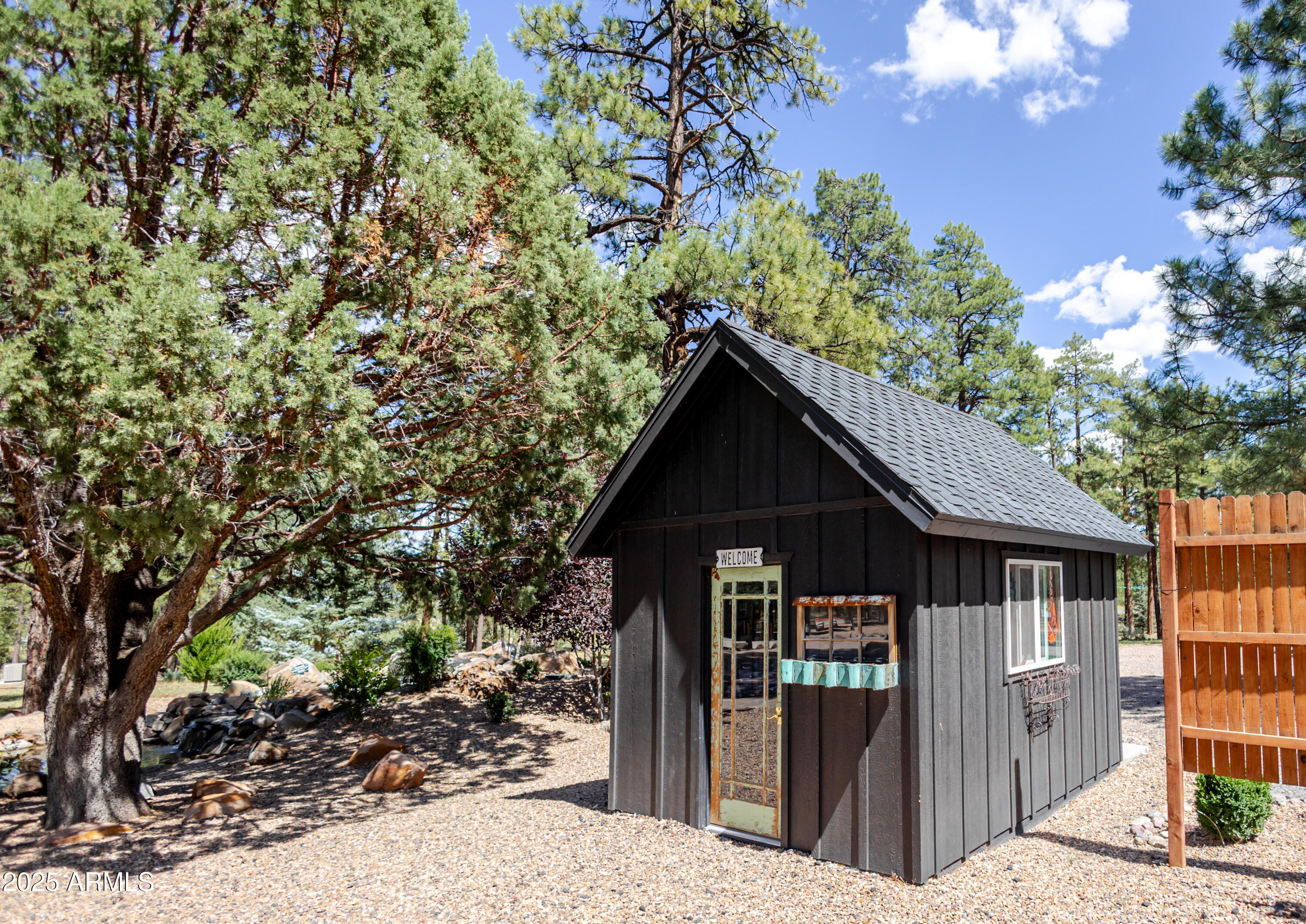 6385 W WHITE MOUNTAIN Boulevard