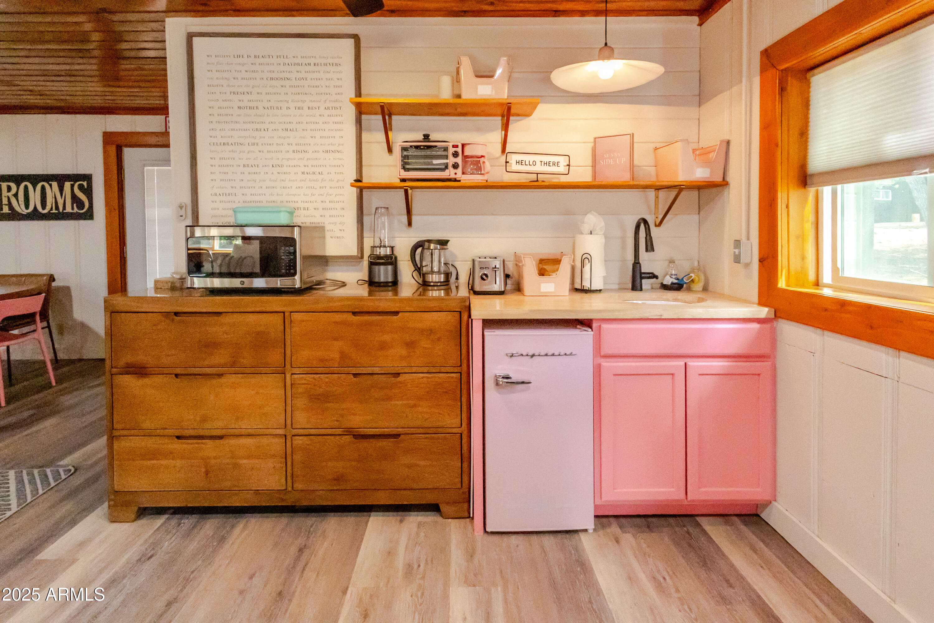 6385 W WHITE MOUNTAIN Boulevard