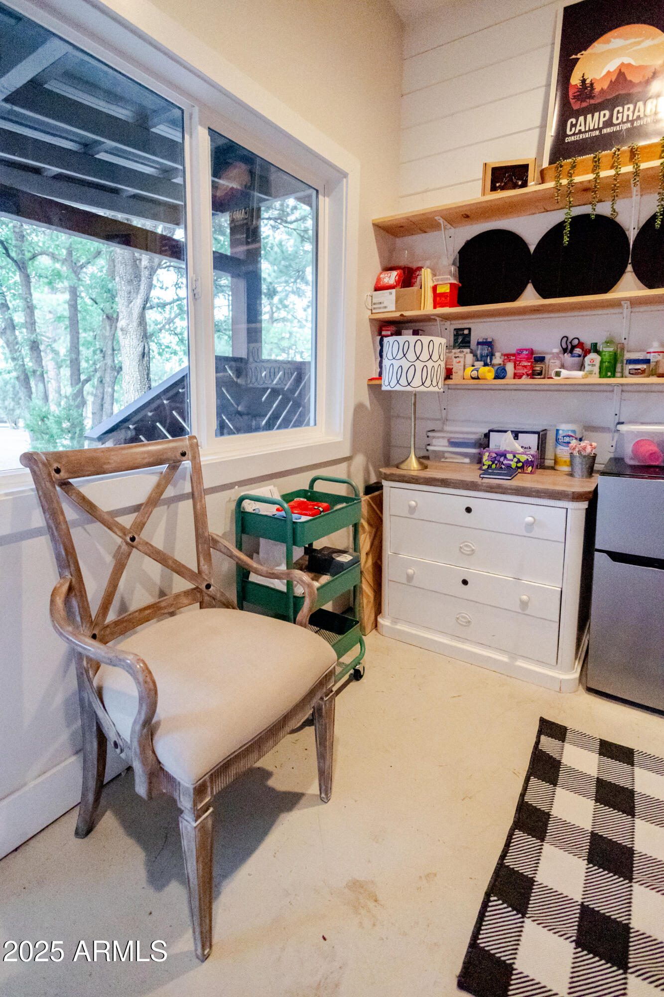 6385 W WHITE MOUNTAIN Boulevard