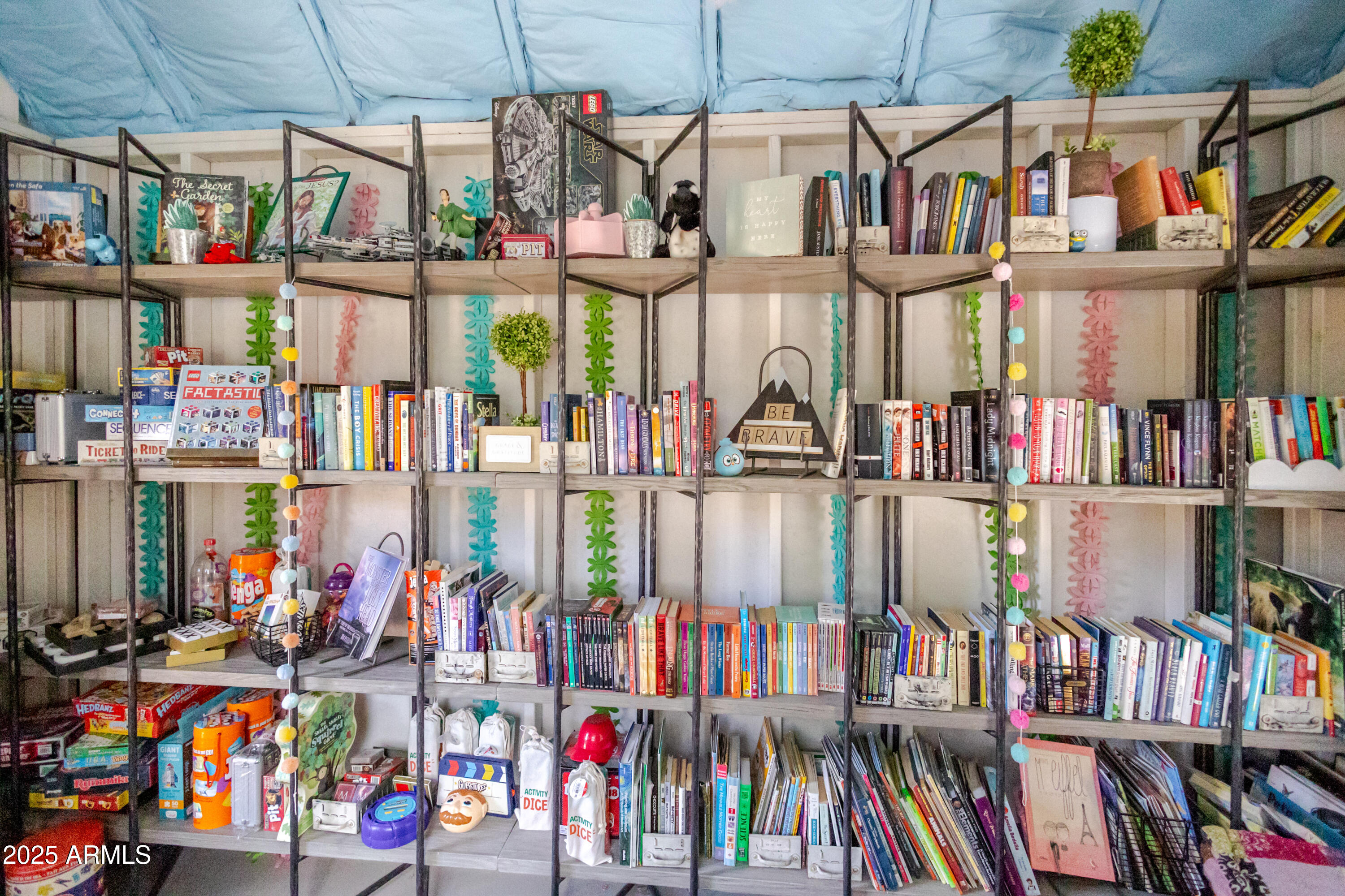 6385 W WHITE MOUNTAIN Boulevard