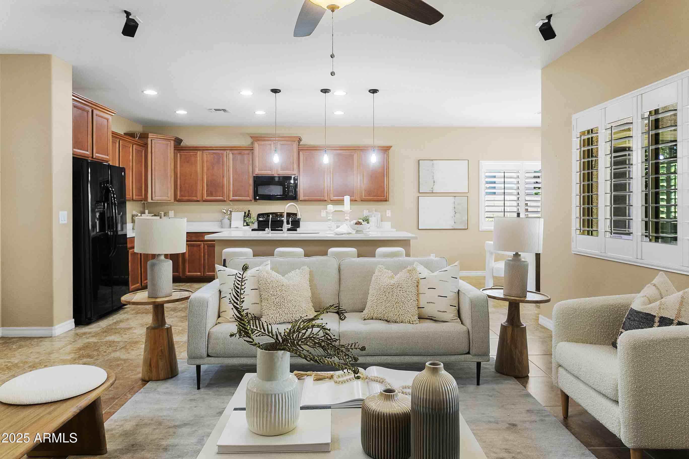 2736 E Sourwood Drive