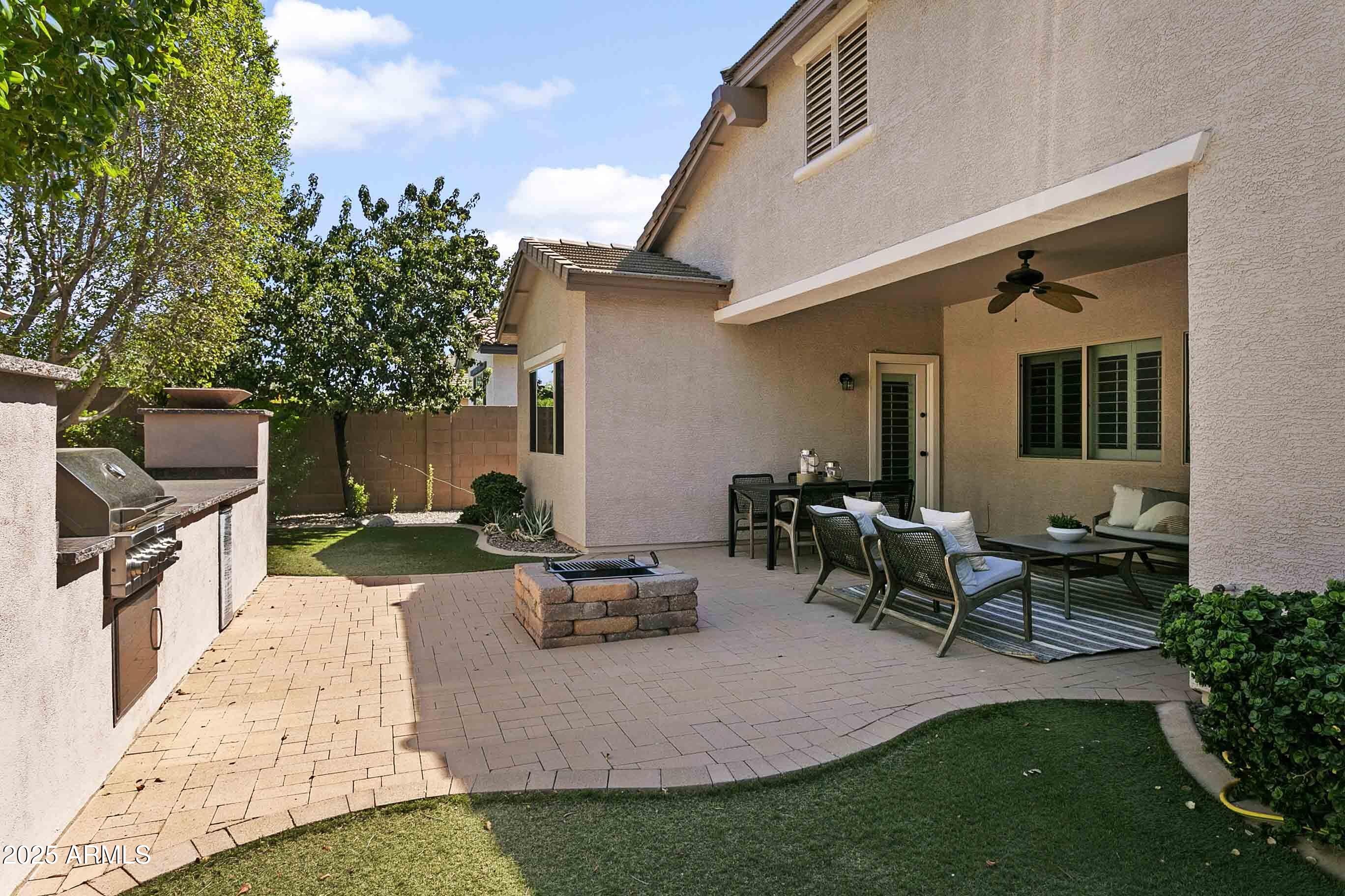 2736 E Sourwood Drive