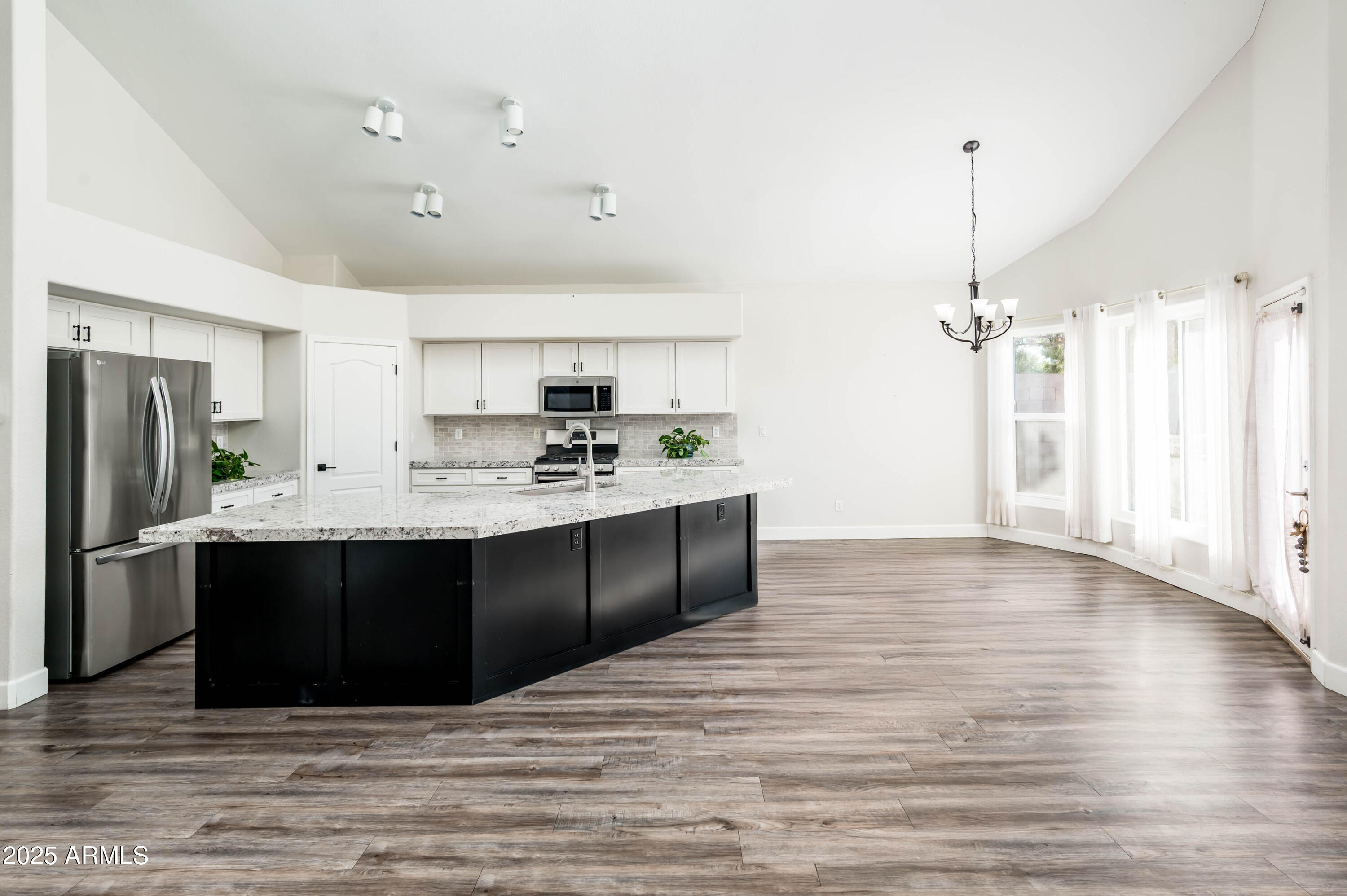 3951 E Cullumber Street