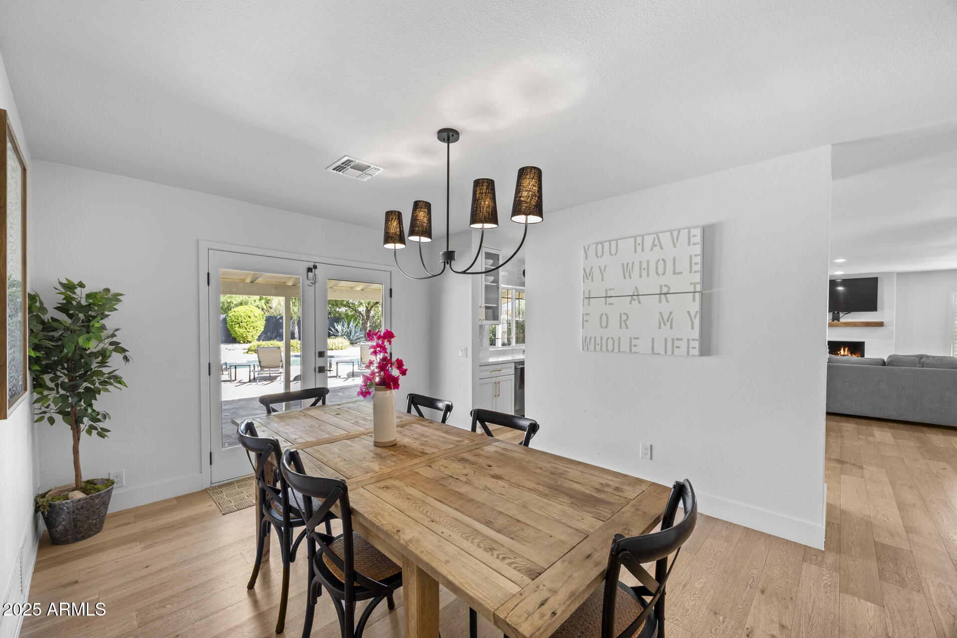 7836 E DAVENPORT Drive