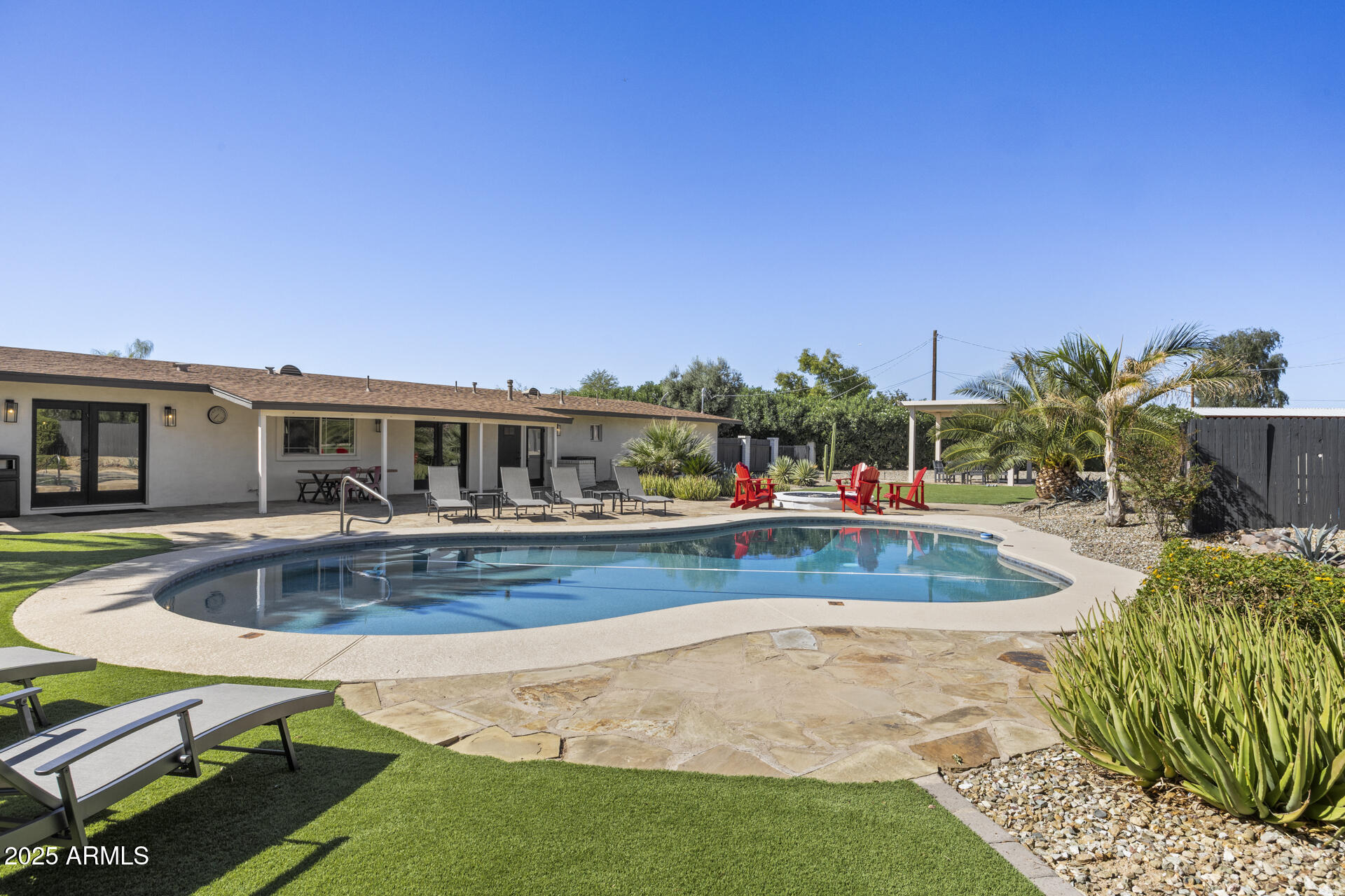 7836 E DAVENPORT Drive