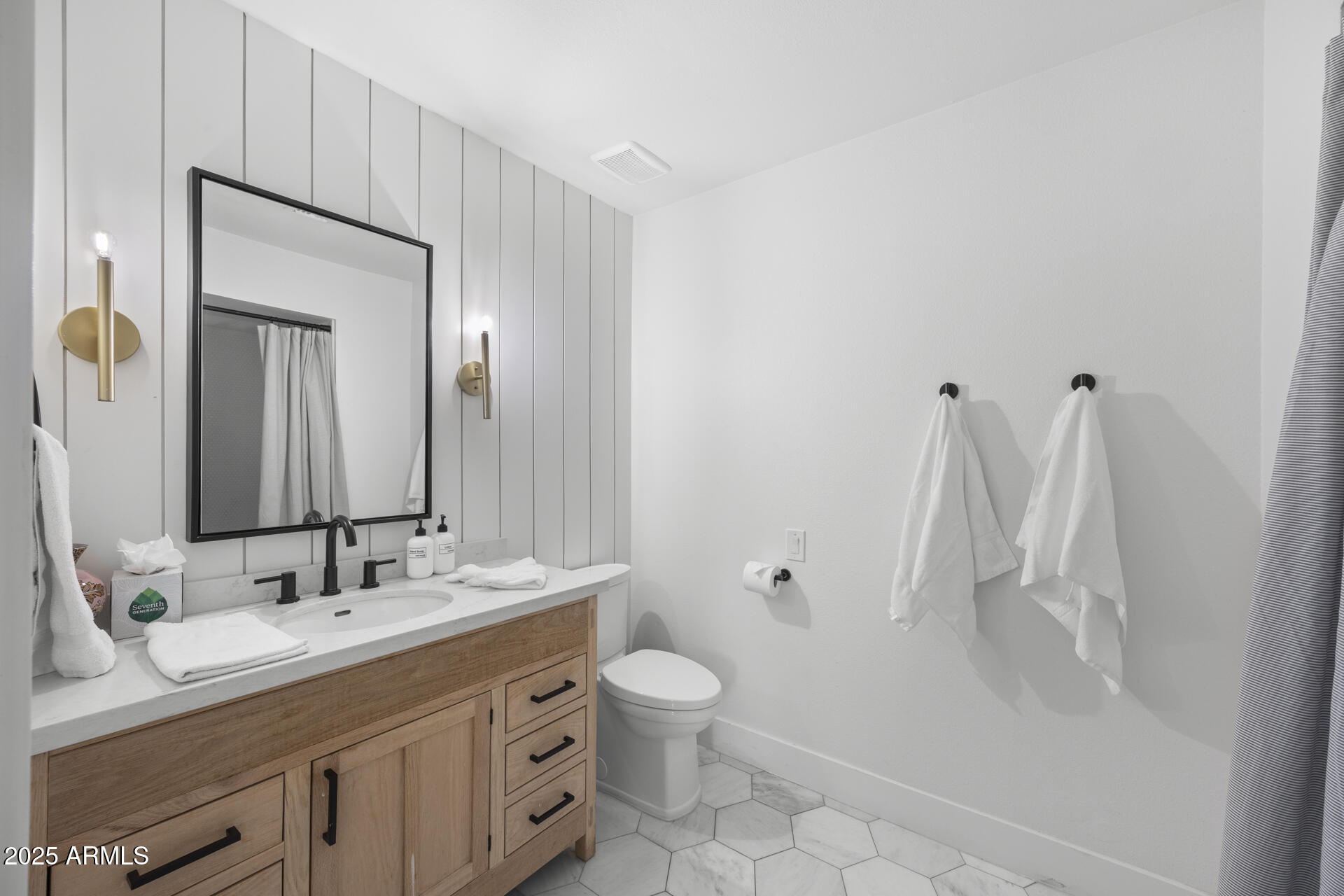 7836 E DAVENPORT Drive