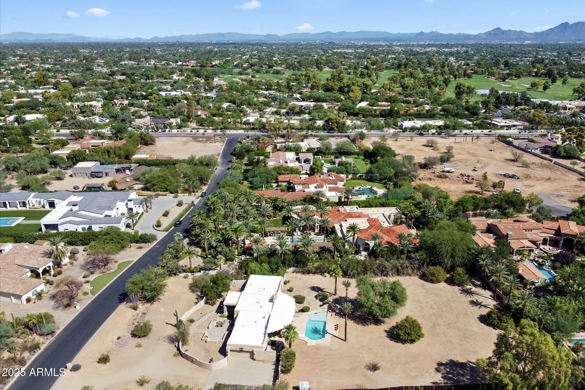 7737 N CALLE CABALLEROS, 5