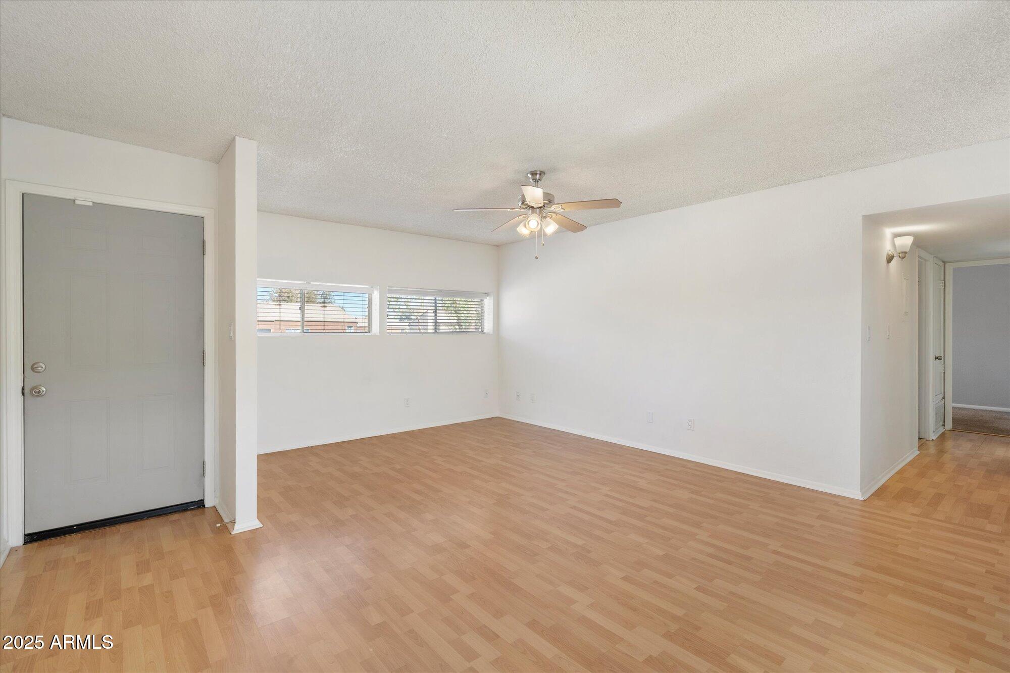 2673 E OAKLEAF Drive