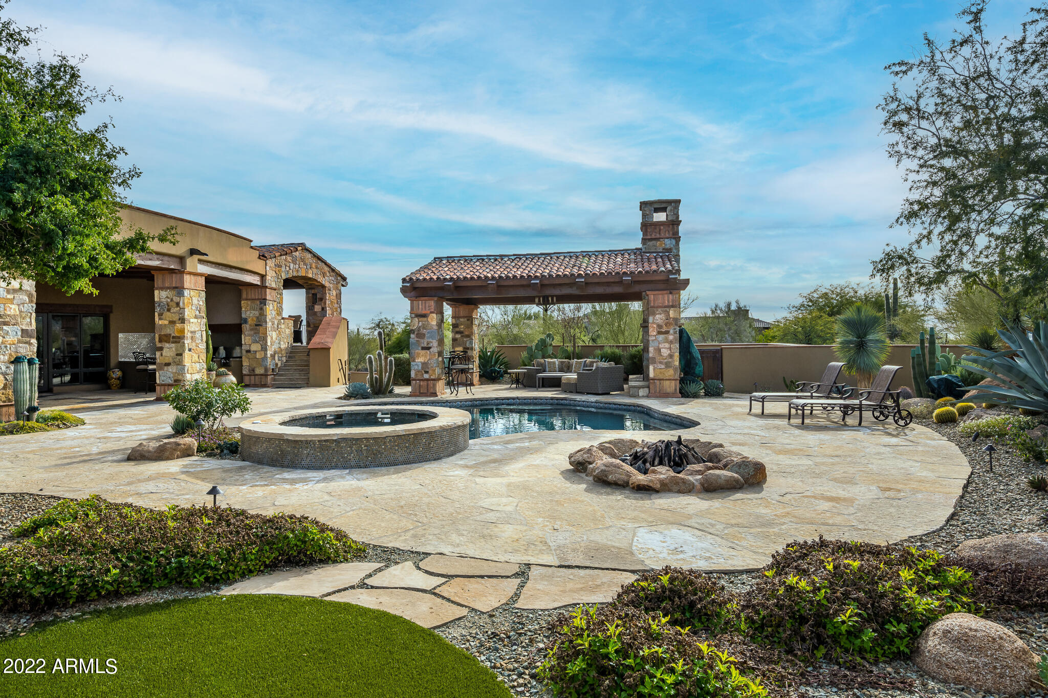 8430 E WHISPER ROCK Trail