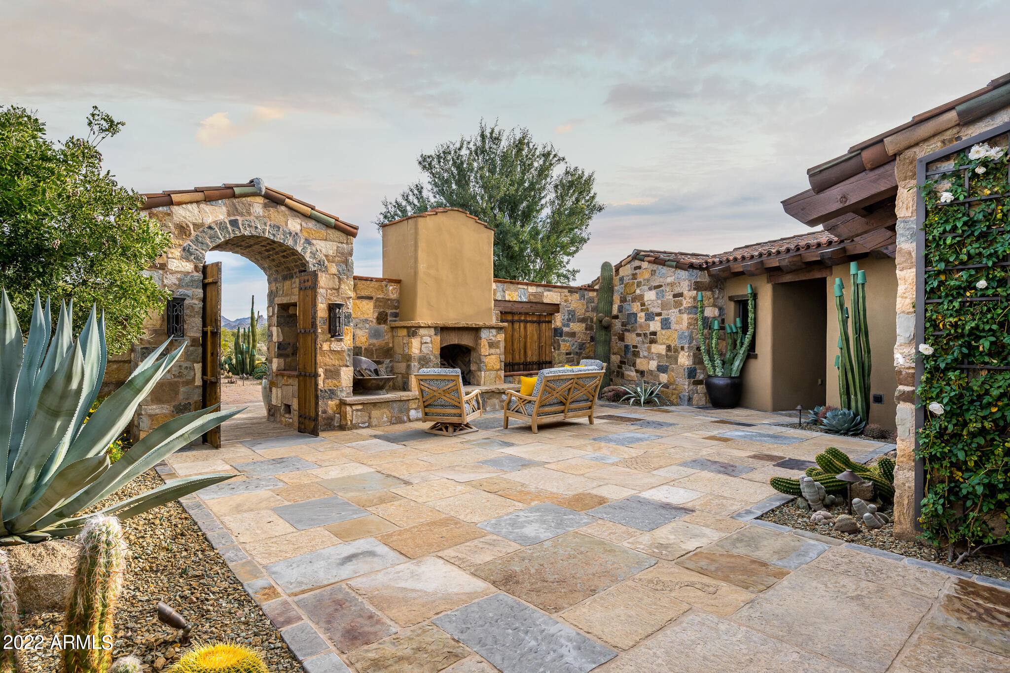 8430 E WHISPER ROCK Trail