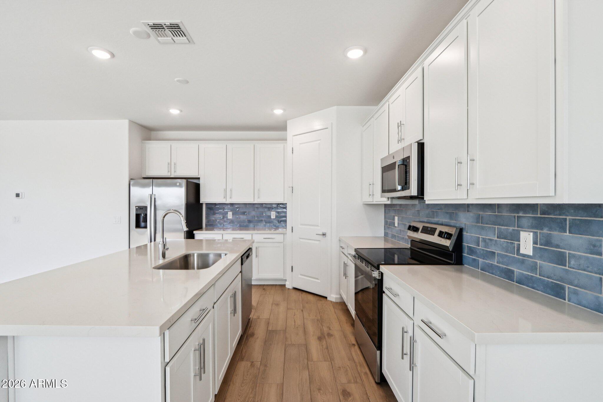 15719 W CAMDEN Avenue